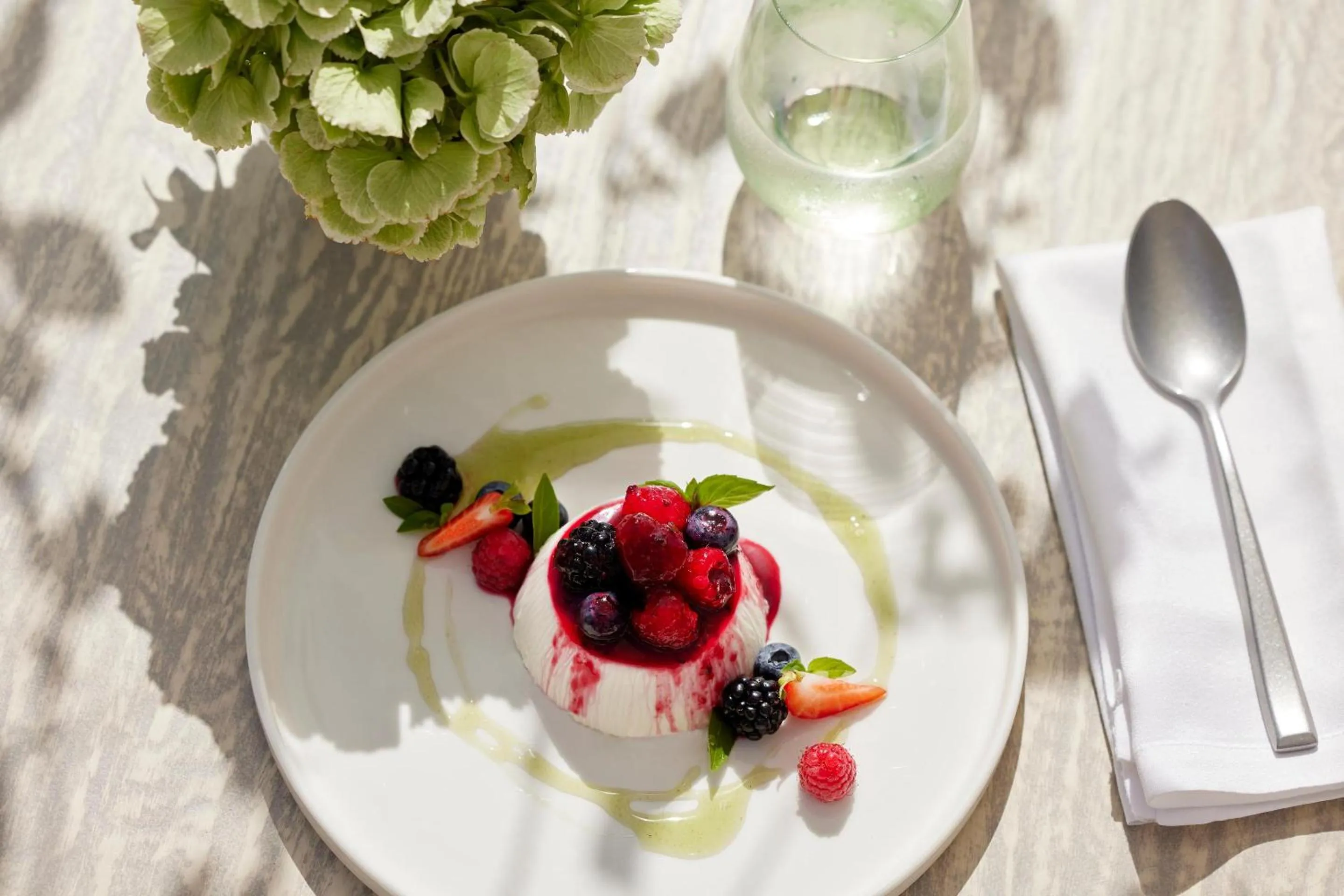 Restaurant/places to eat in Ikos Oceania