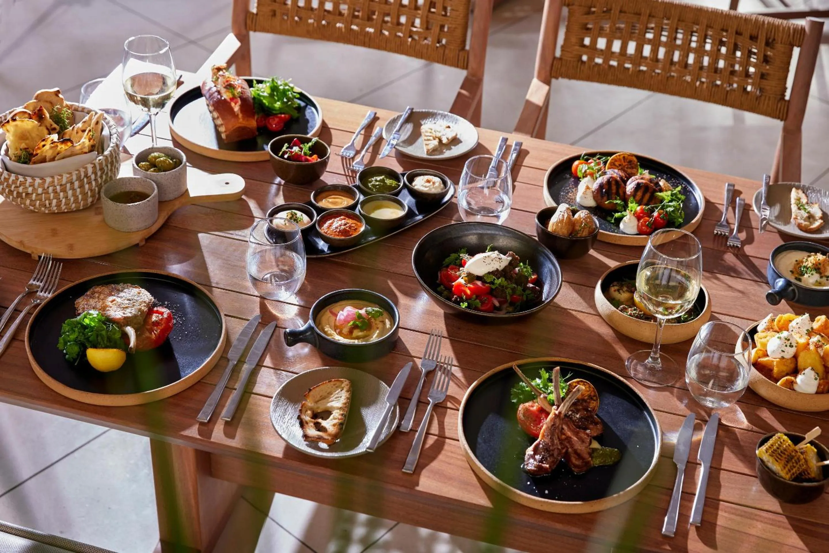 Restaurant/places to eat in Ikos Oceania