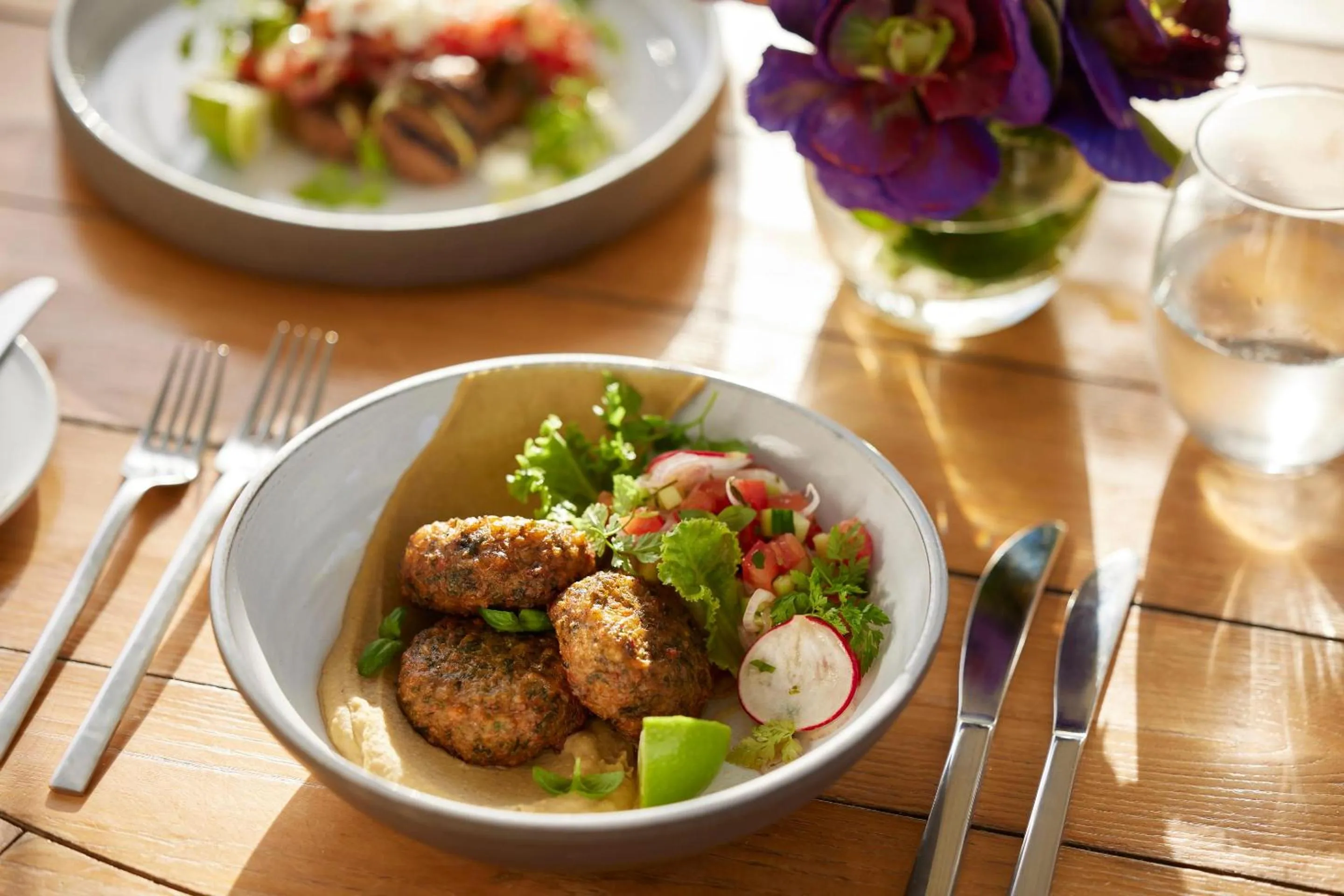 Restaurant/places to eat in Ikos Oceania