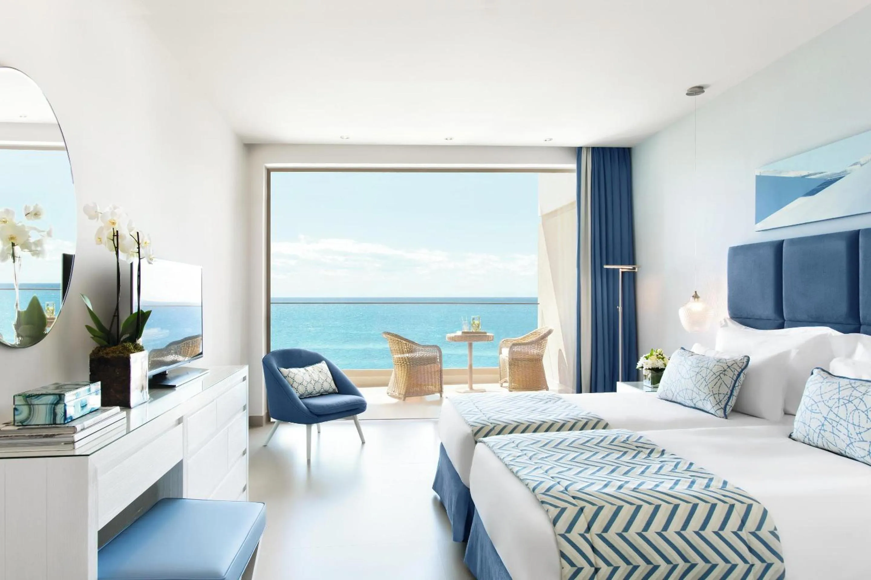 Photo of the whole room, Bed in Ikos Oceania