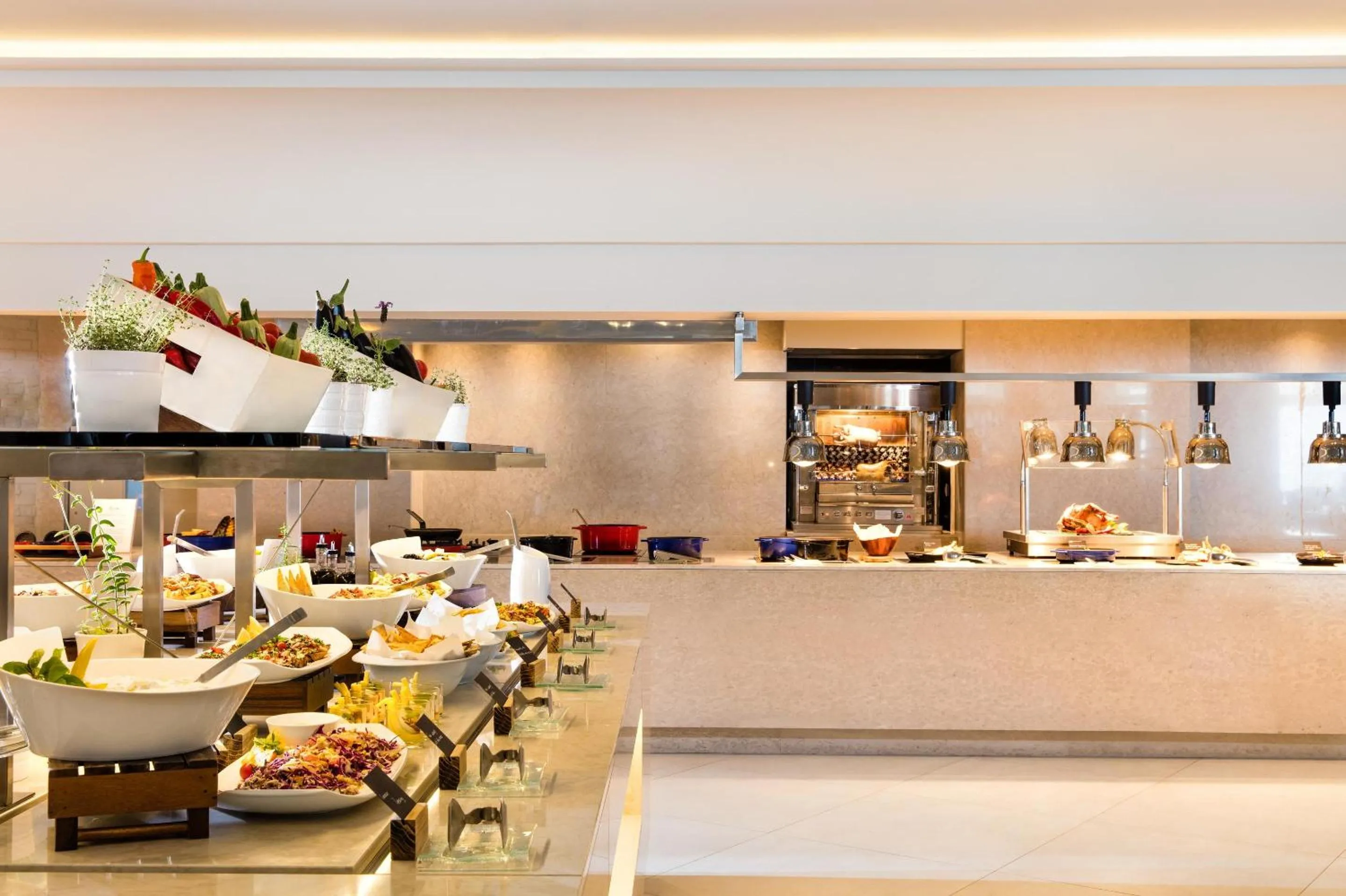 Restaurant/places to eat in Ikos Oceania