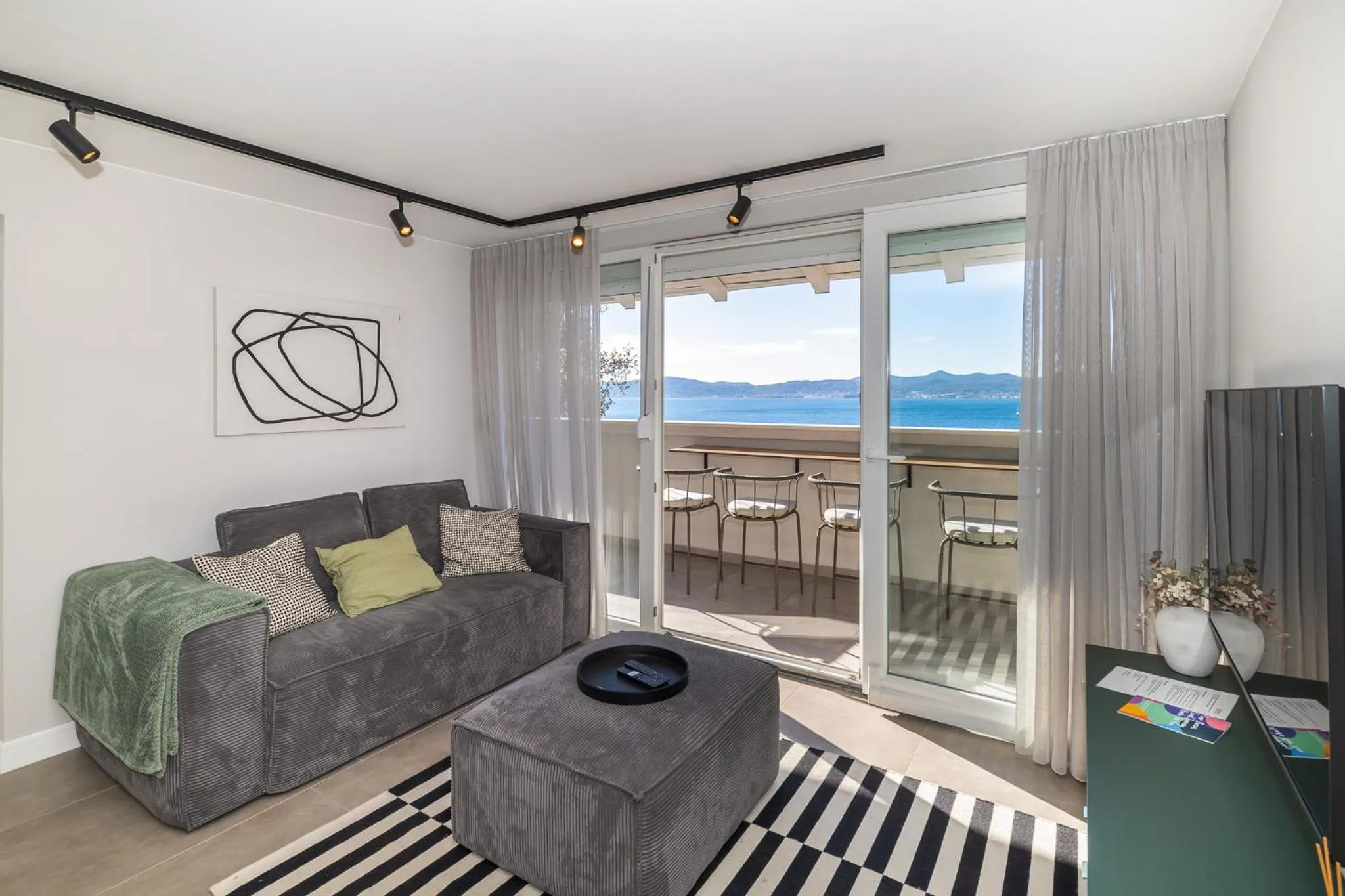 Pied-à-terre by Belmont Realty