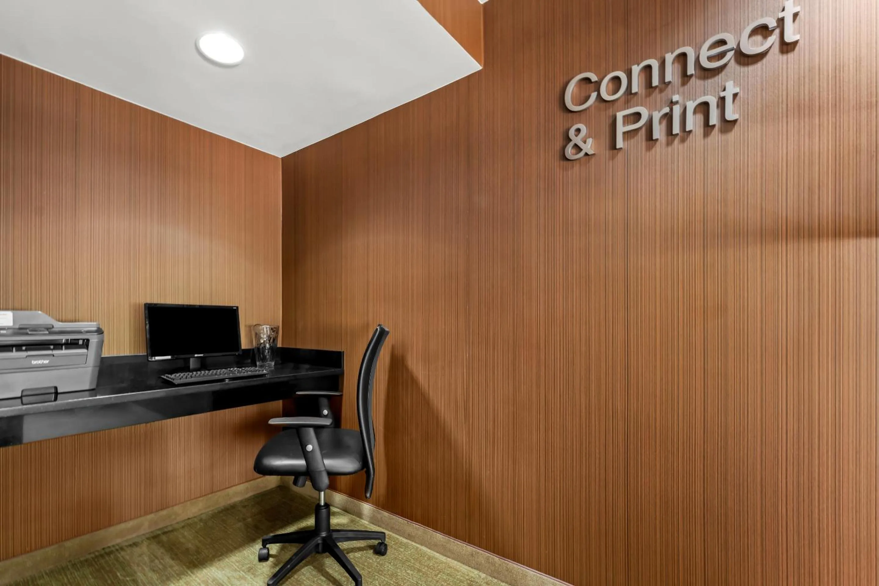 Business facilities in Rodeway Inn