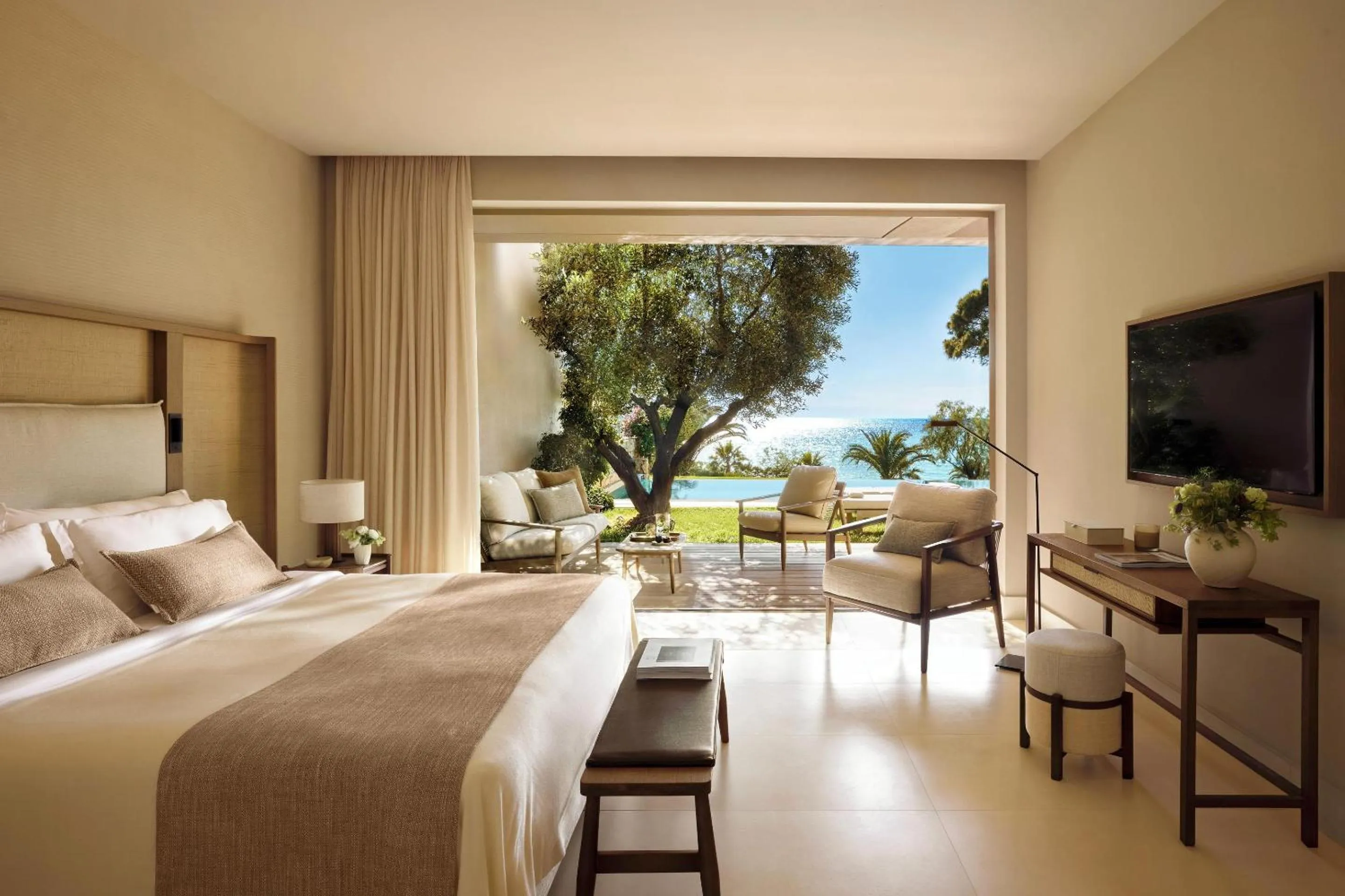 Photo of the whole room, Bed in Sani Club