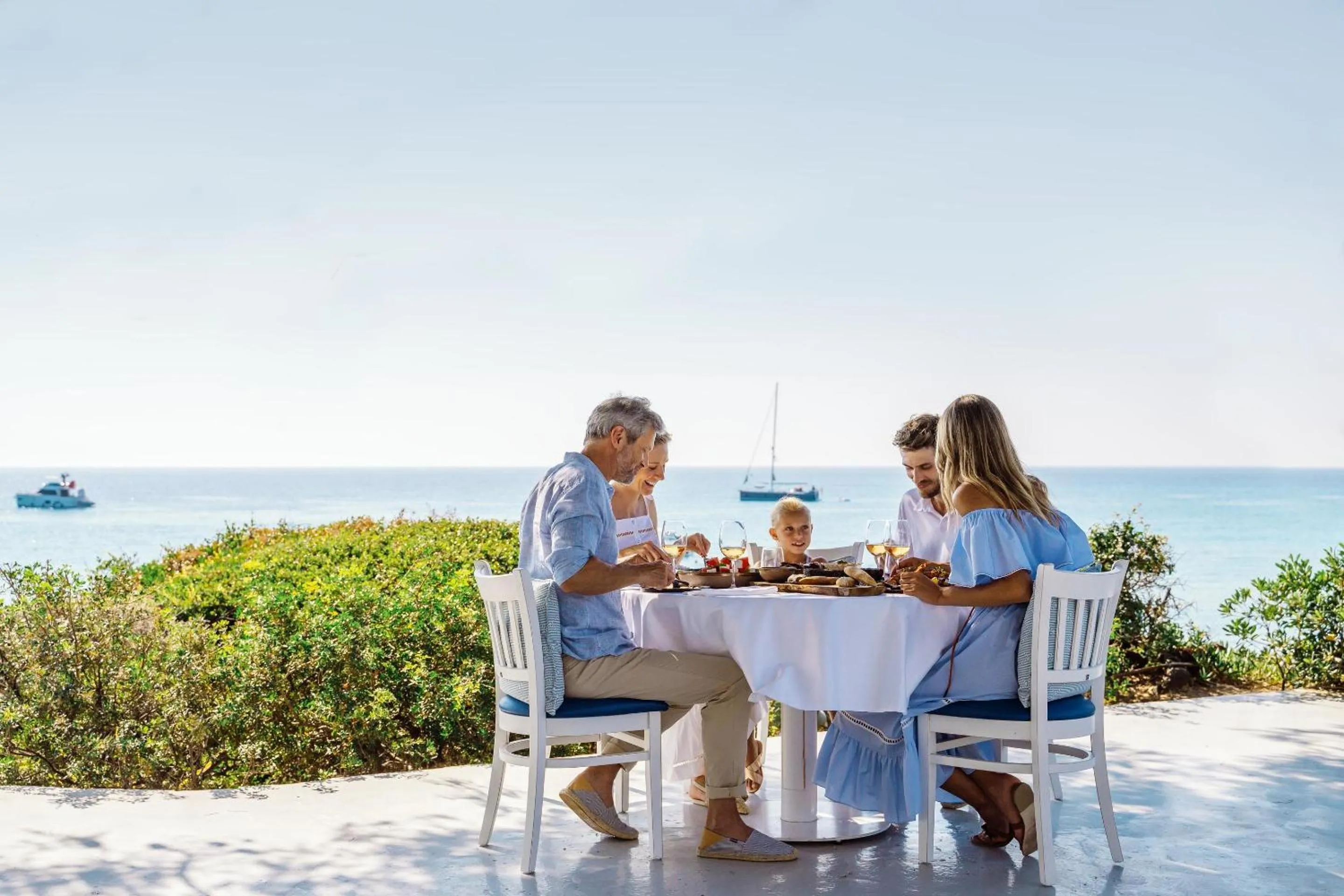 Restaurant/places to eat in Sani Club