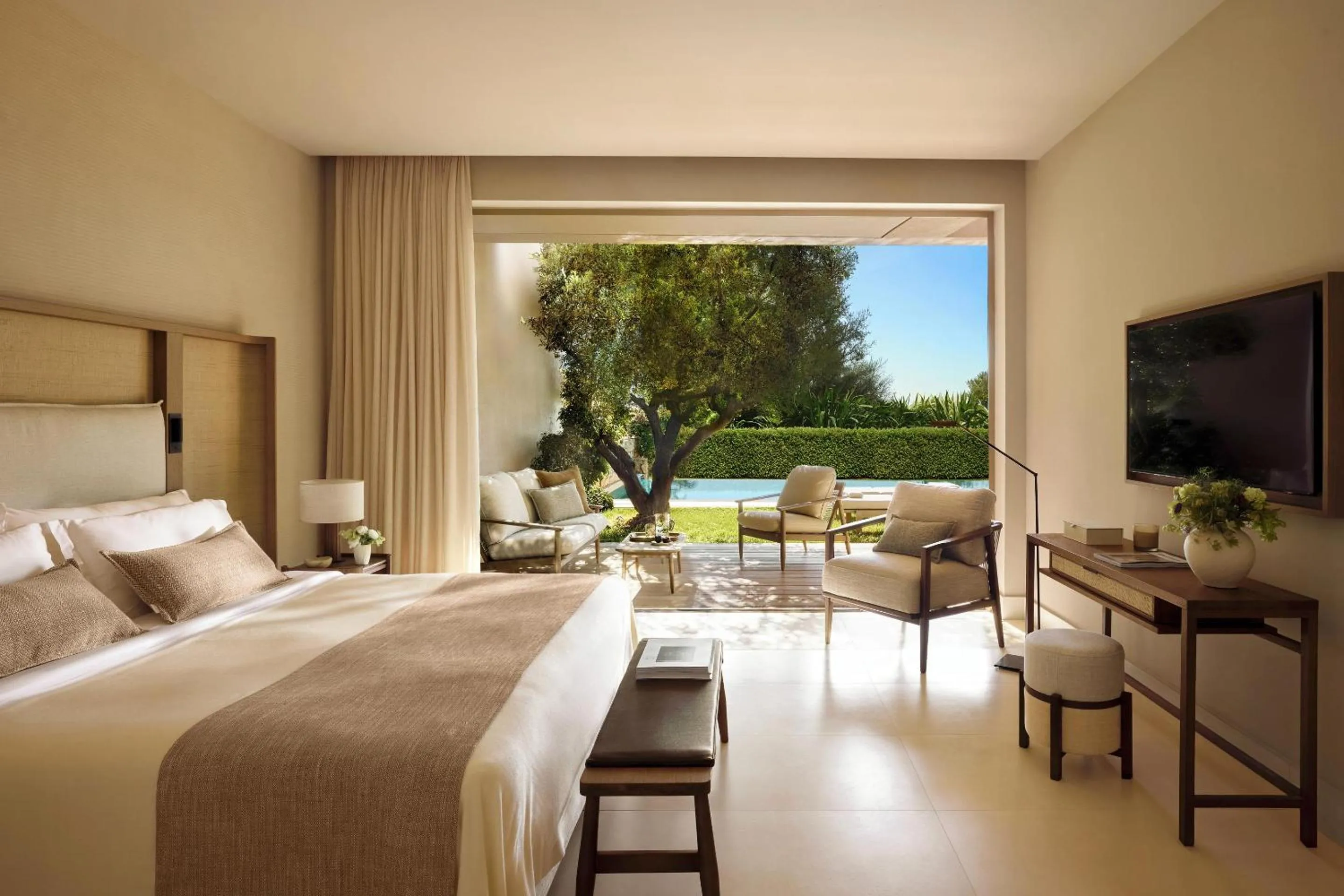 Photo of the whole room, Bed in Sani Club