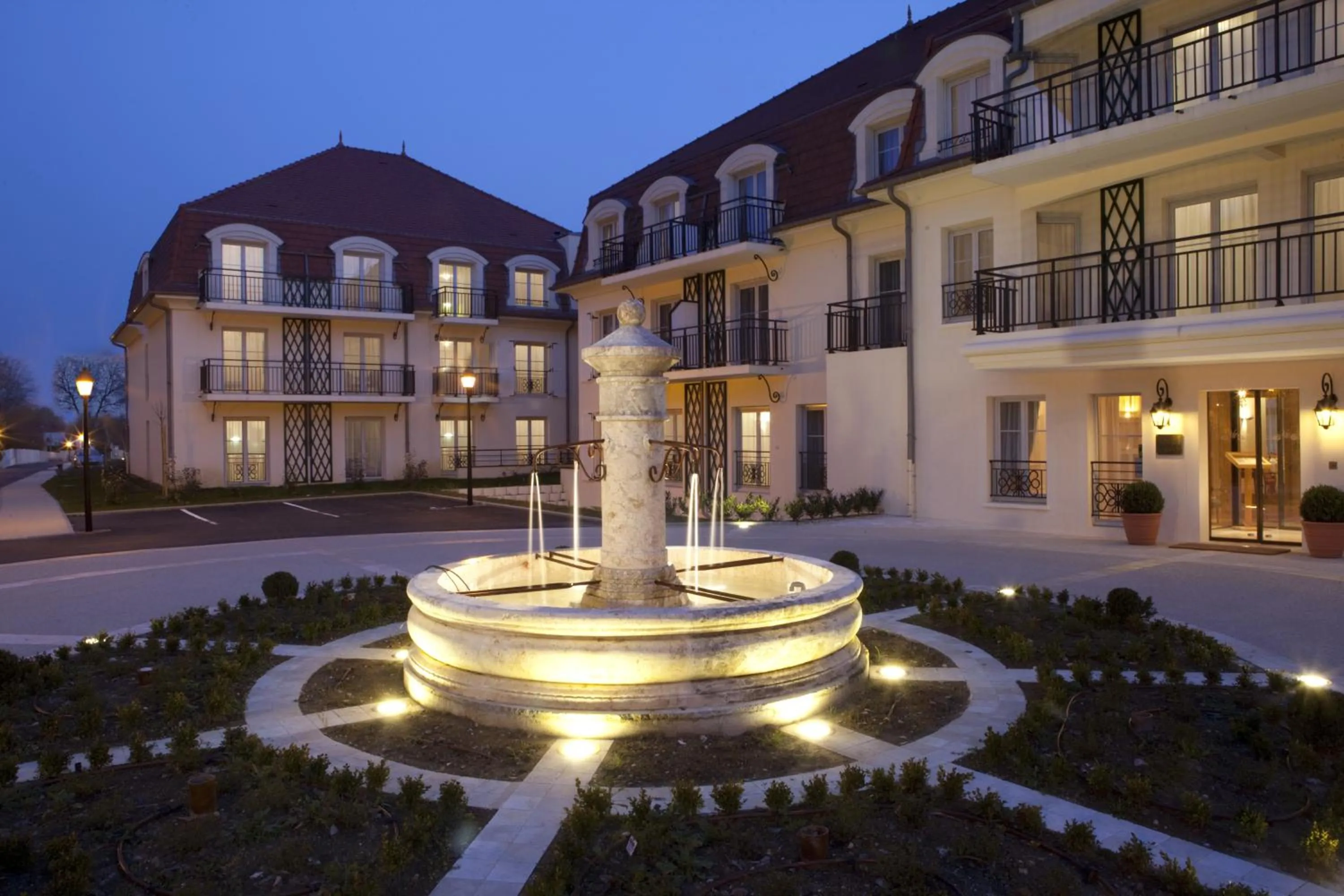 Facade/entrance in Medicis Home Beaune