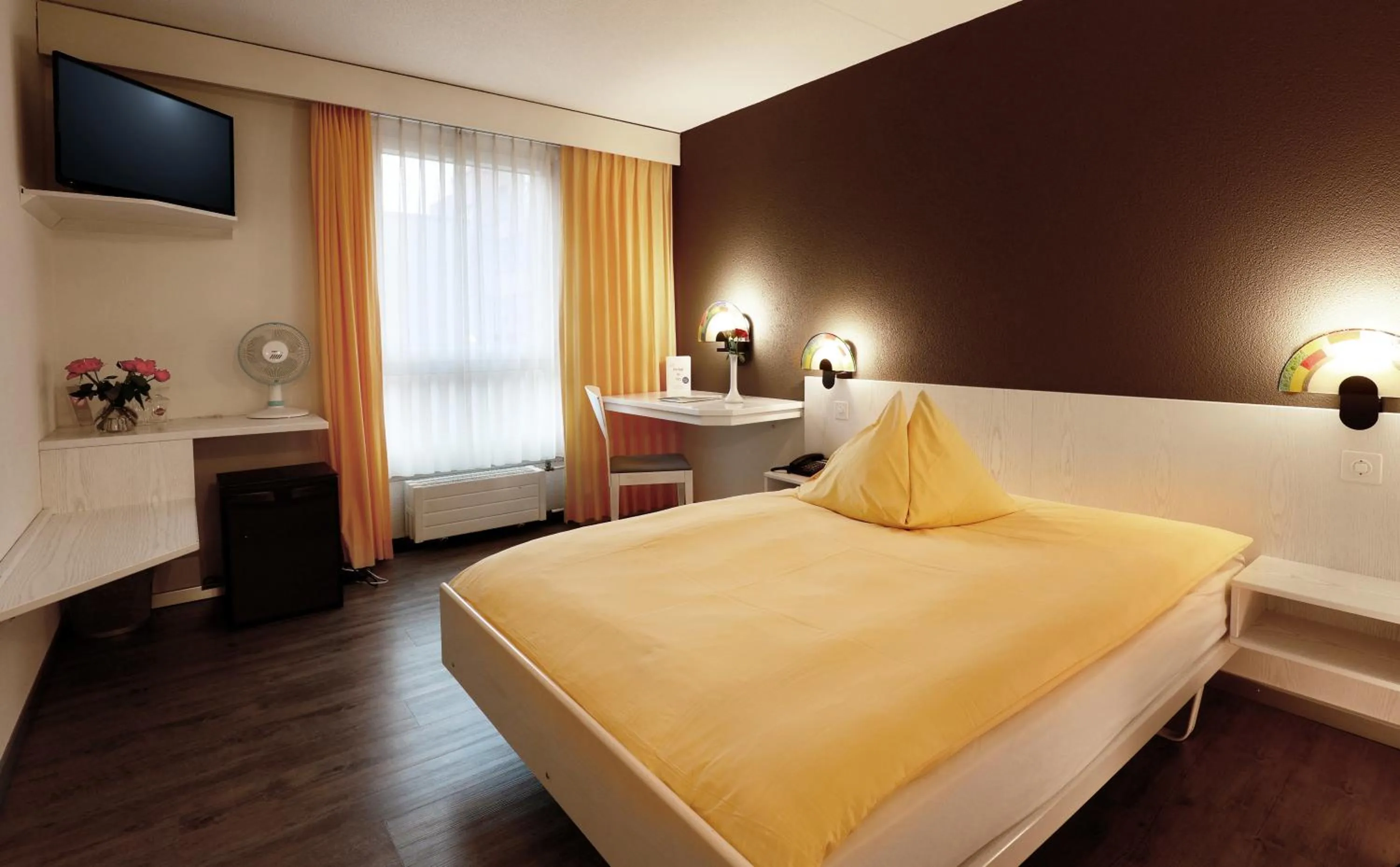 Photo of the whole room, Bed in Hotel Thurgauerhof Self-Check-in