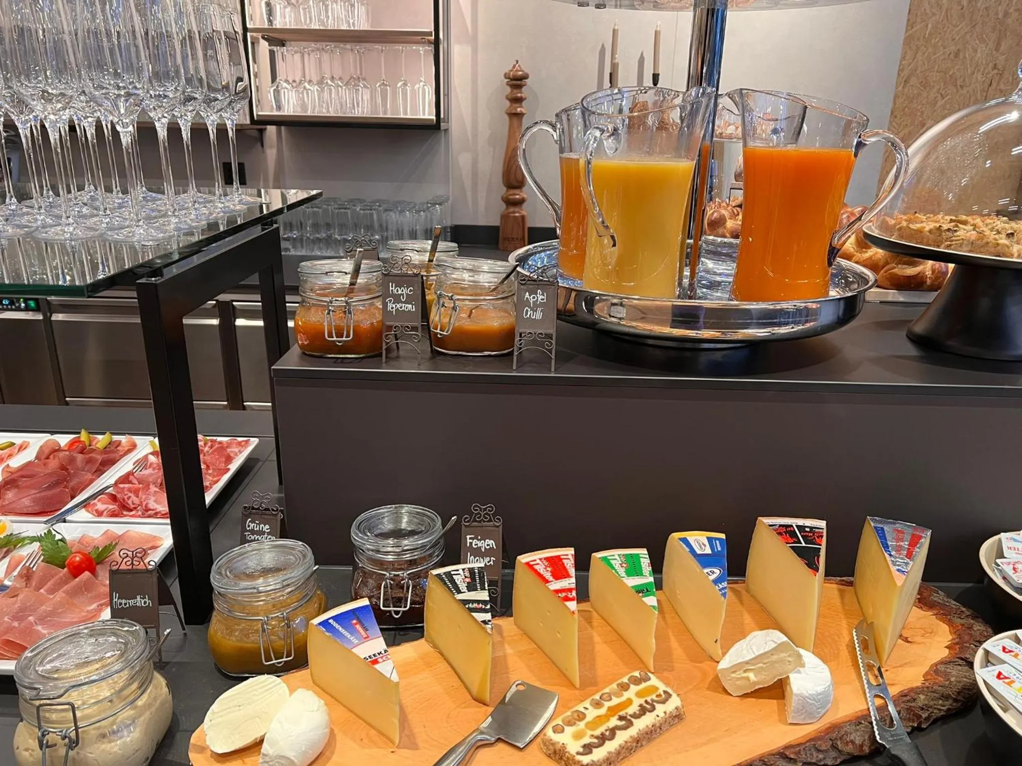 Buffet breakfast in Hotel Thurgauerhof Self-Check-in