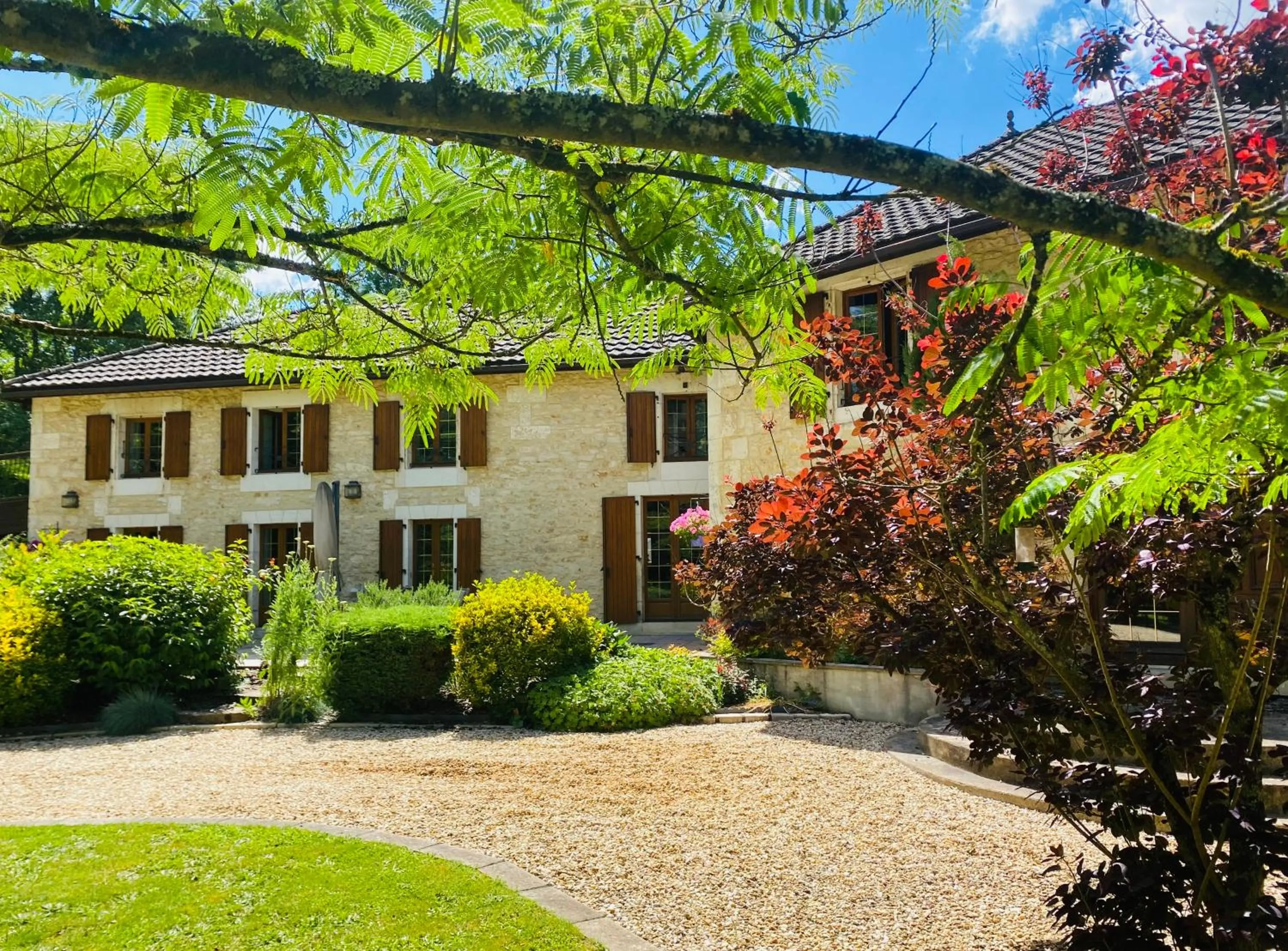 Property building in Moulin du Fontcourt