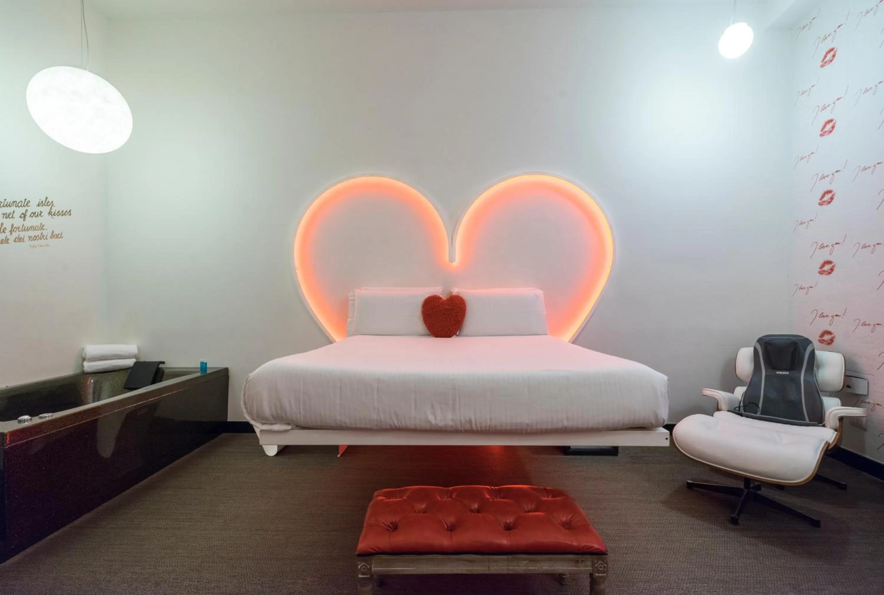 Hot Tub in Magenta Campo dei Fiori