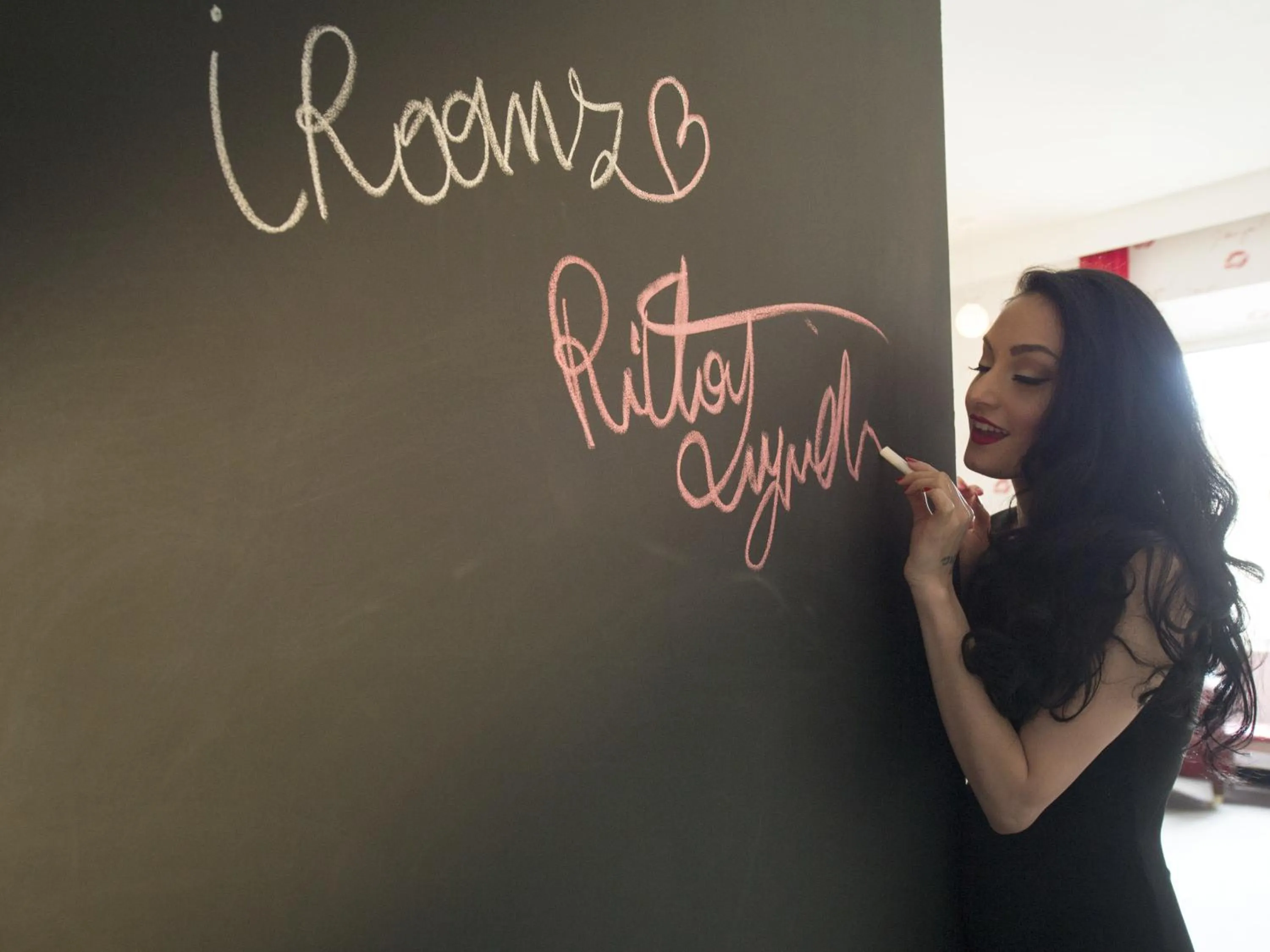 Decorative detail in Magenta Campo dei Fiori