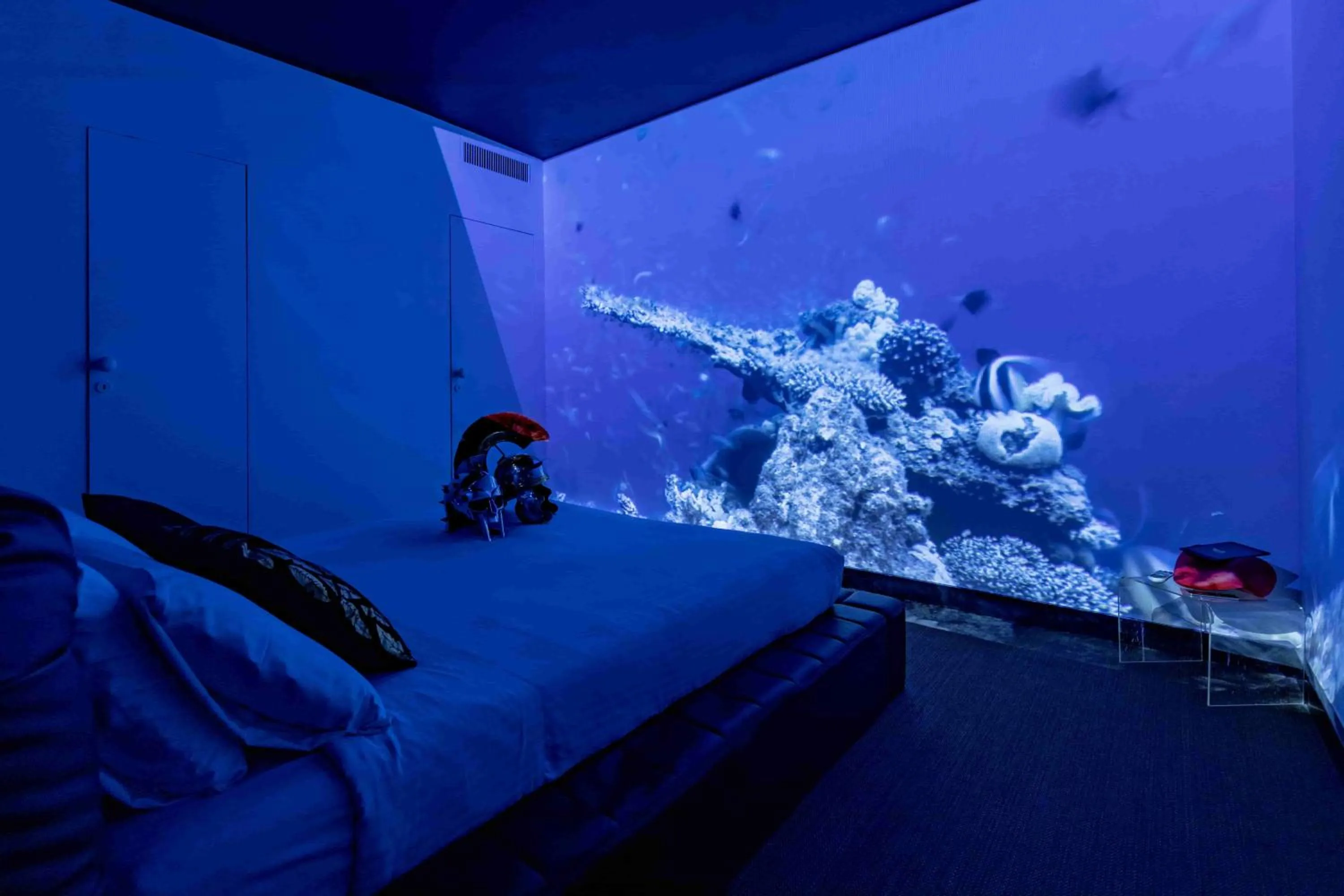 Bedroom in Magenta Campo dei Fiori