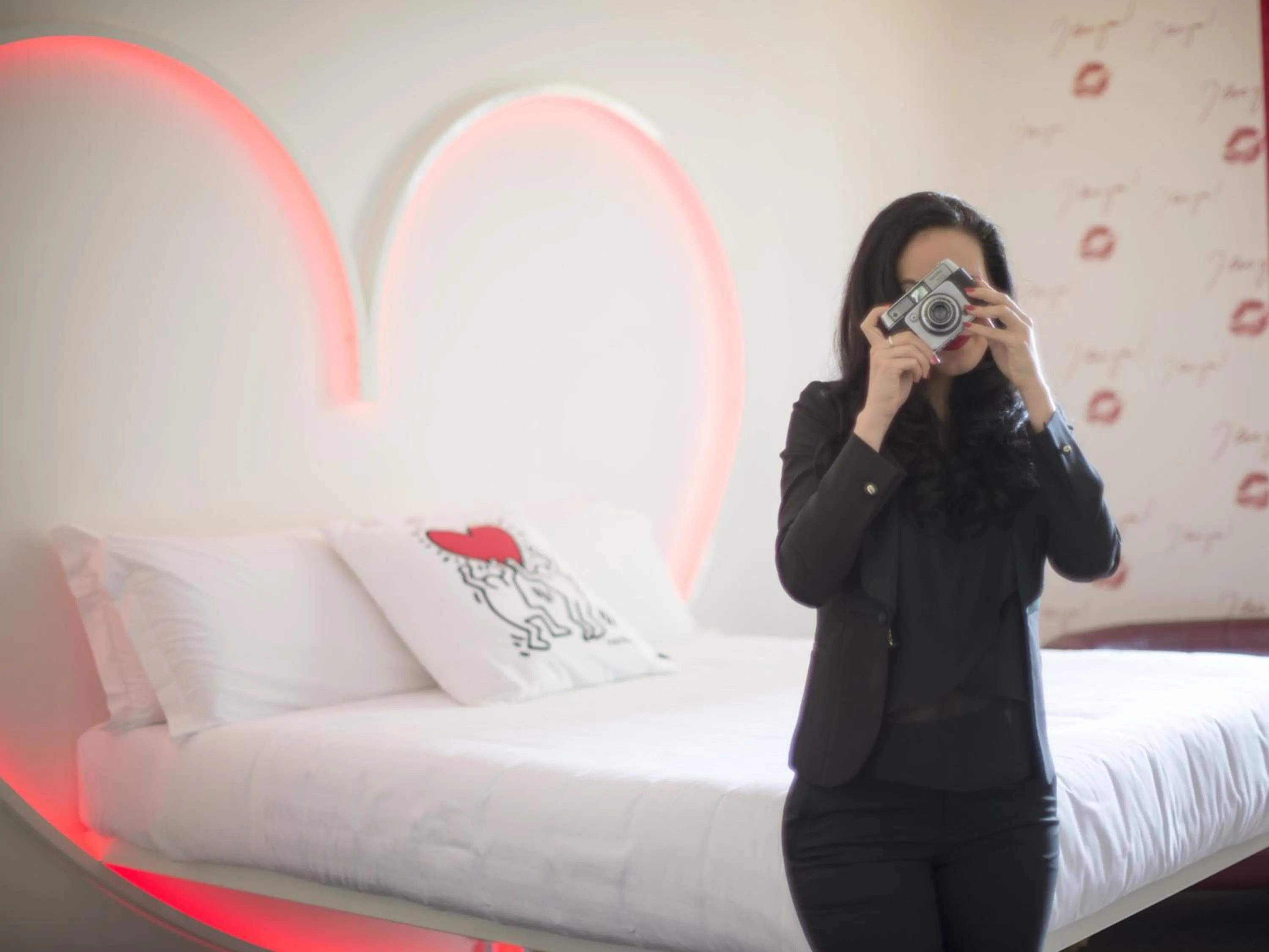 Bedroom, Bed in Magenta Campo dei Fiori
