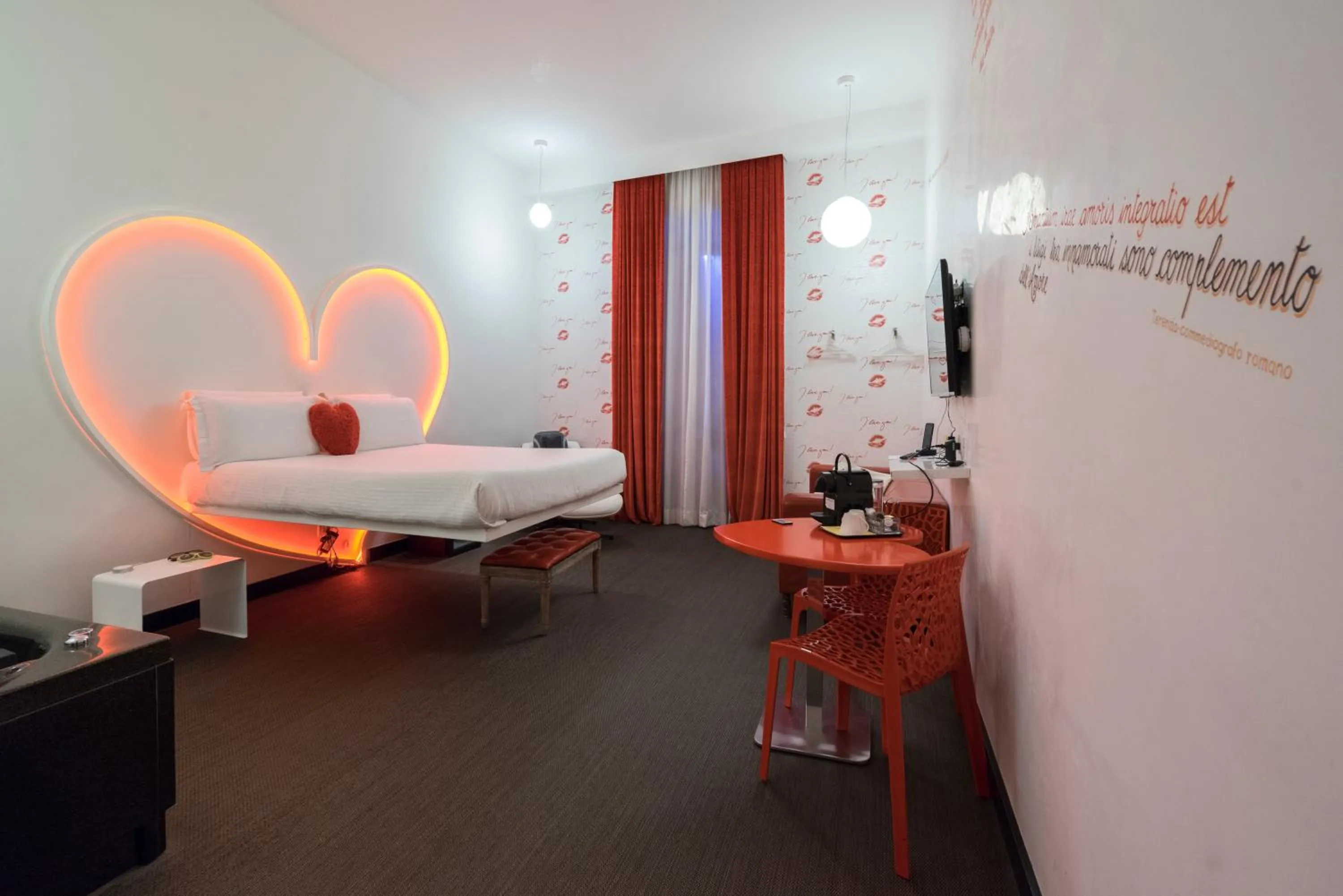 Bedroom, Bed in Magenta Campo dei Fiori