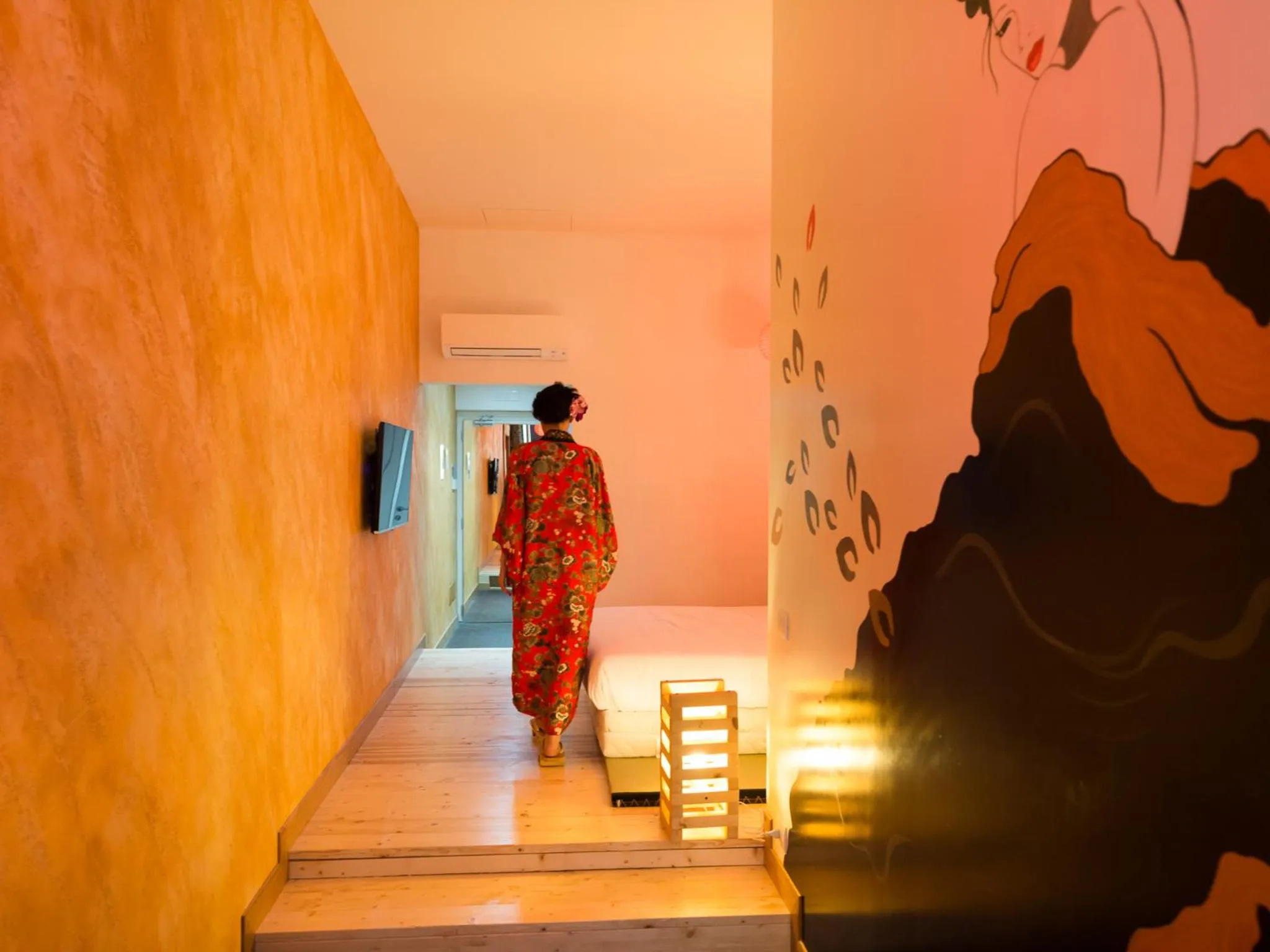 Bedroom in Magenta Campo dei Fiori