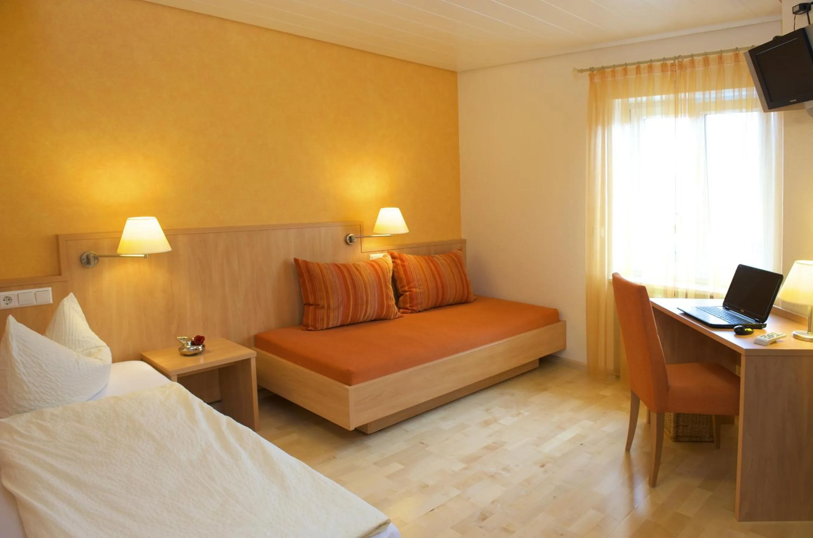 Bed in Gasthof zum Kreuz