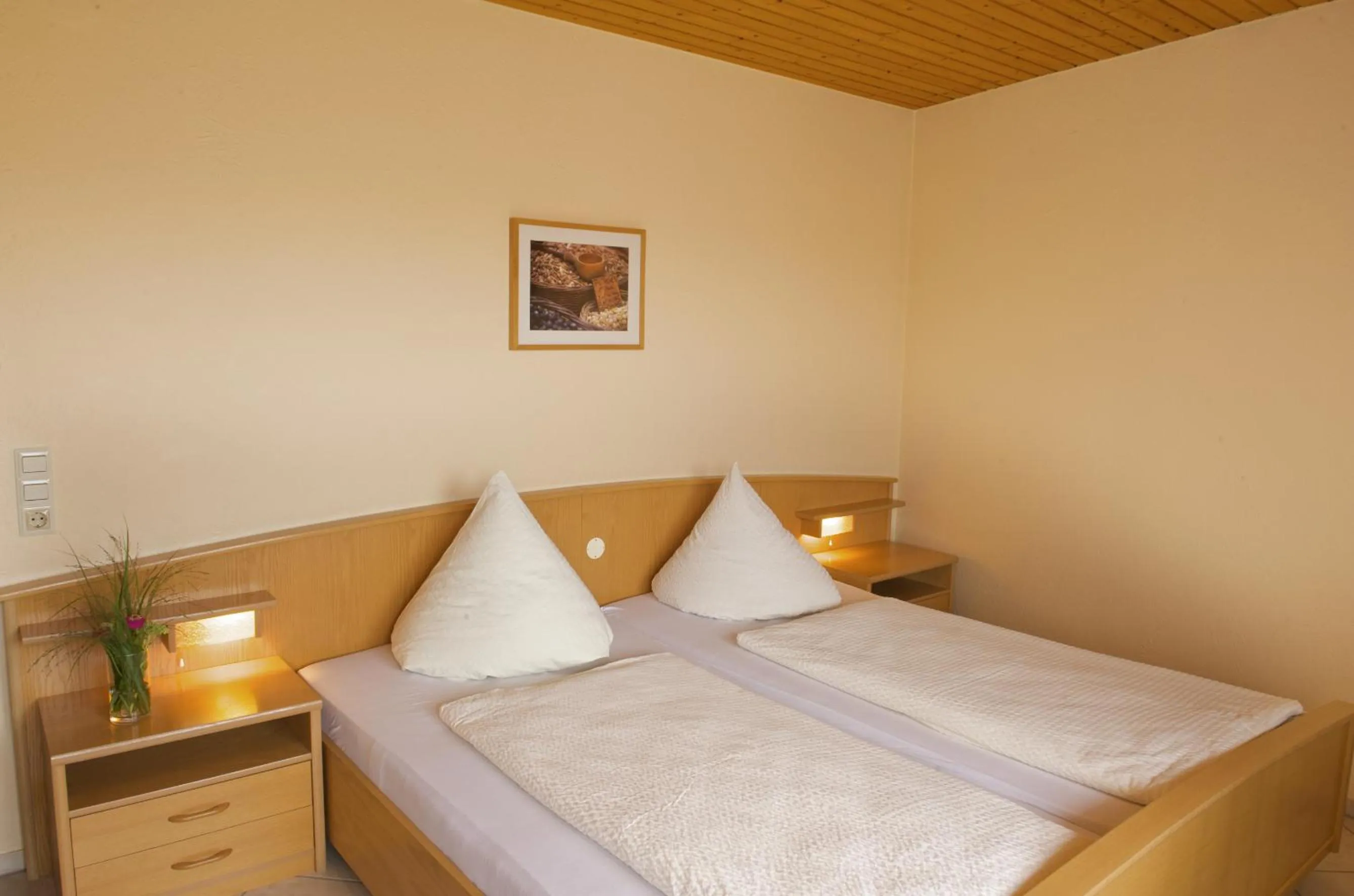 Bed in Gasthof zum Kreuz