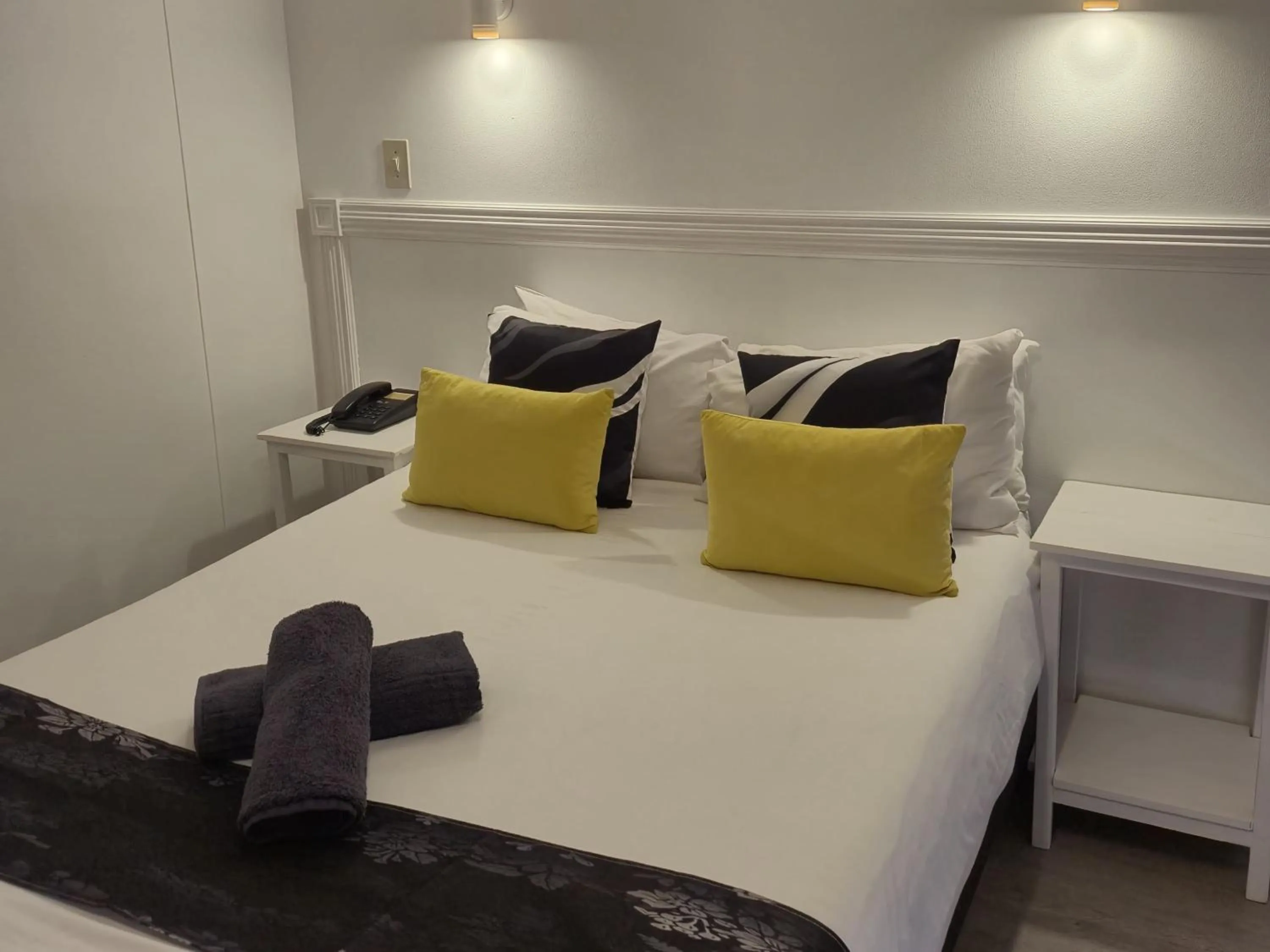 Bedroom, Bed in Hoedjiesbaai Hotel