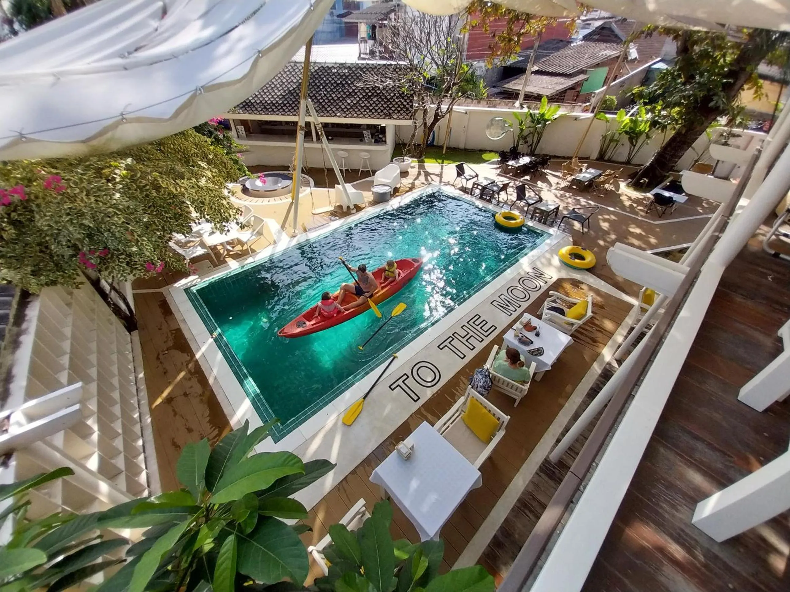 Day in To The Moon Guesthouse