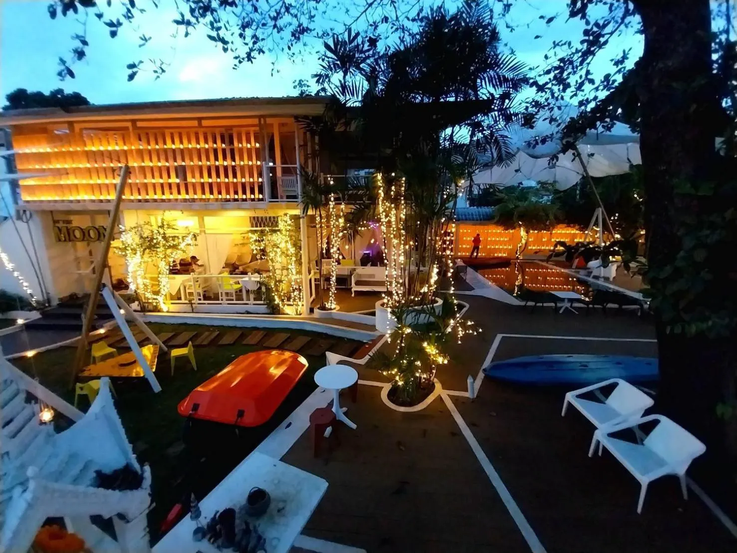 Night in To The Moon Guesthouse