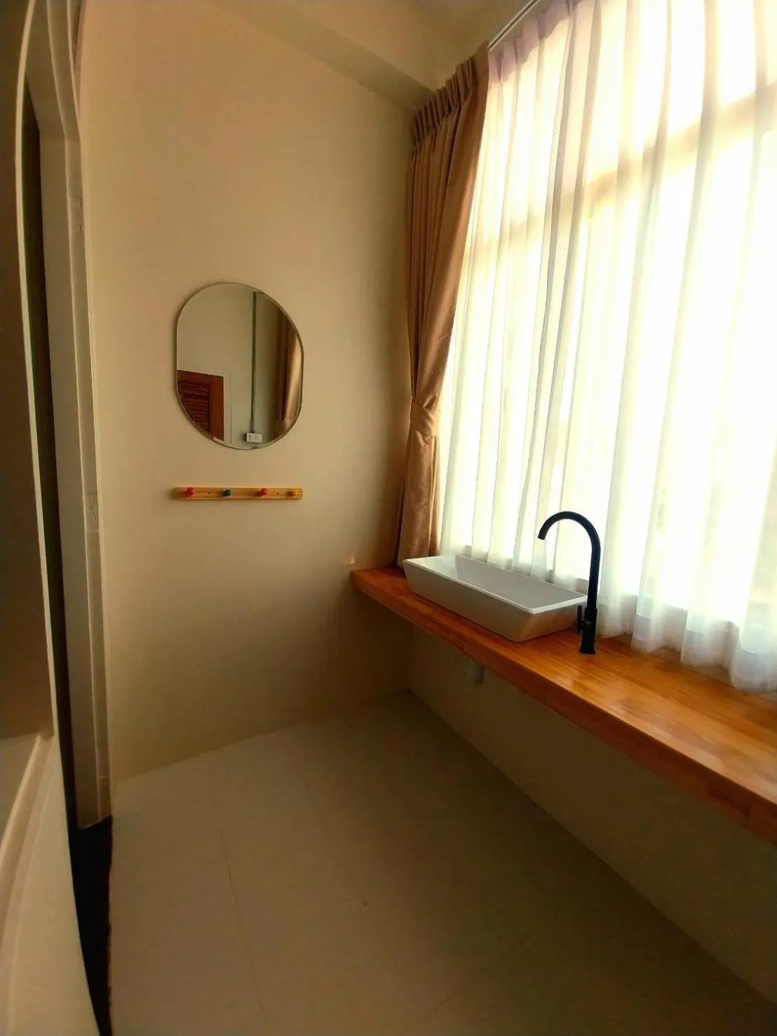 Bathroom in To The Moon Guesthouse