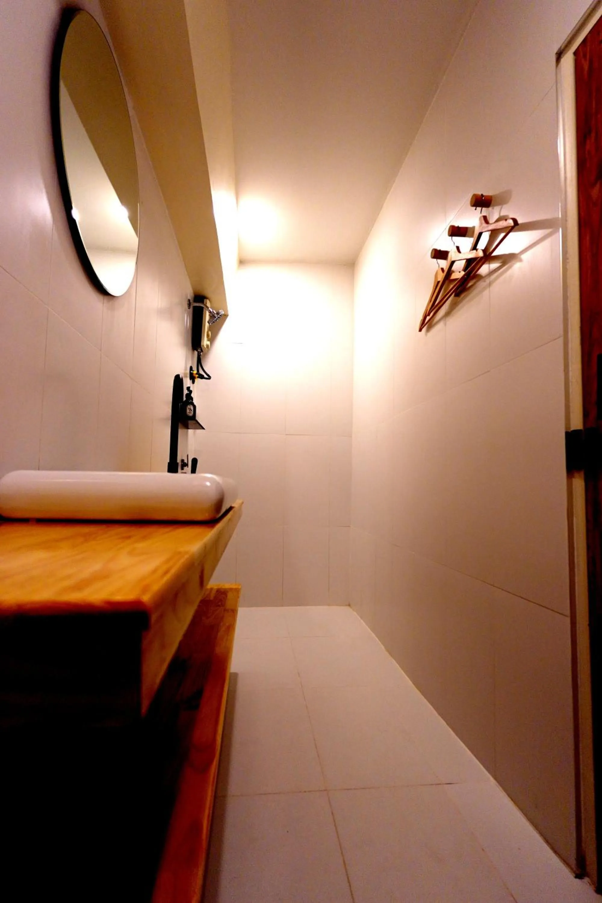 Bathroom in To The Moon Guesthouse