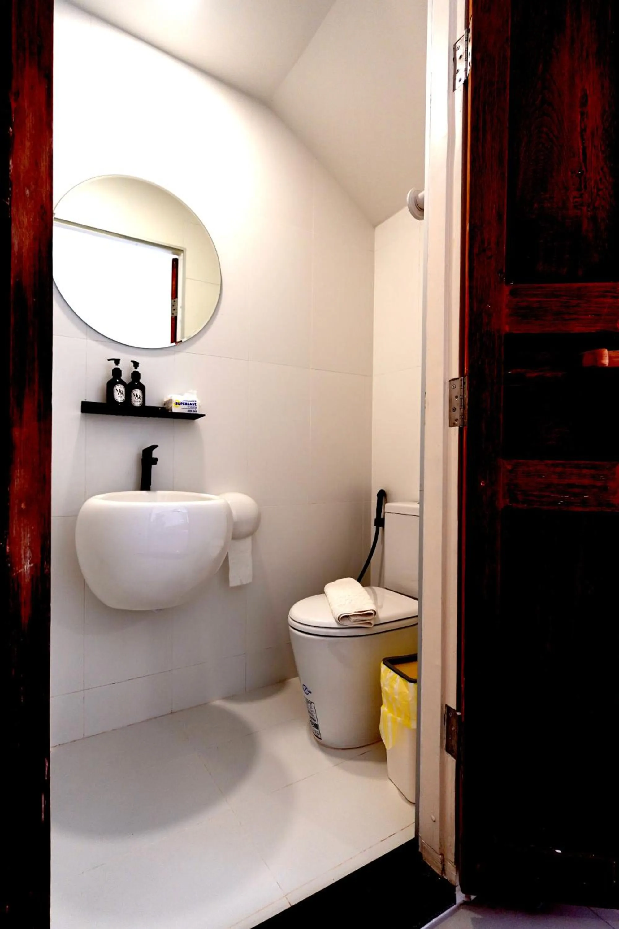 Bathroom in To The Moon Guesthouse