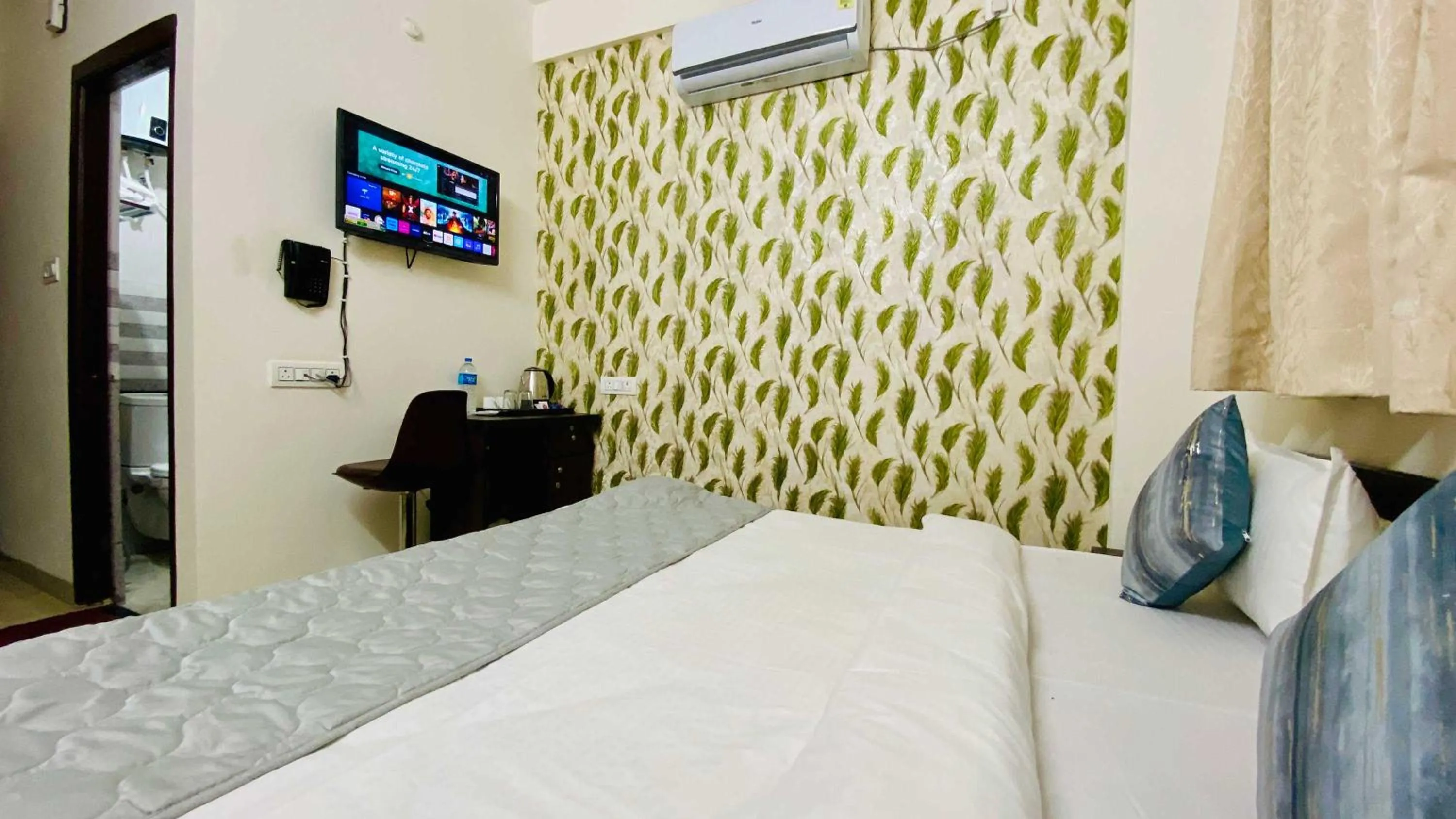 Bed in Hotel Regency