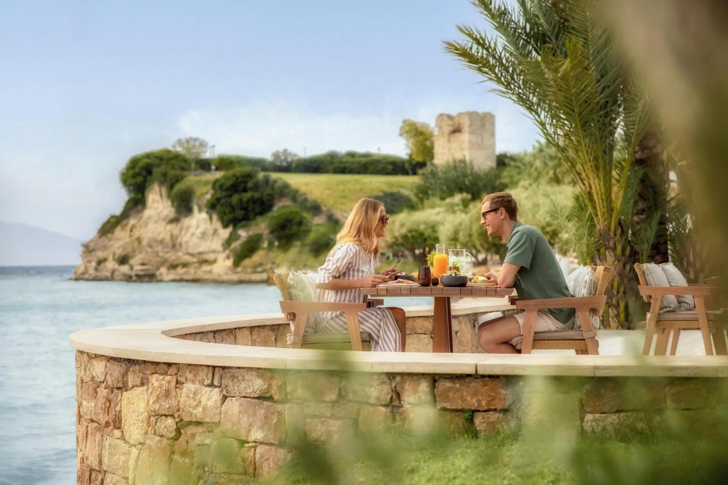 Restaurant/places to eat in Sani Beach