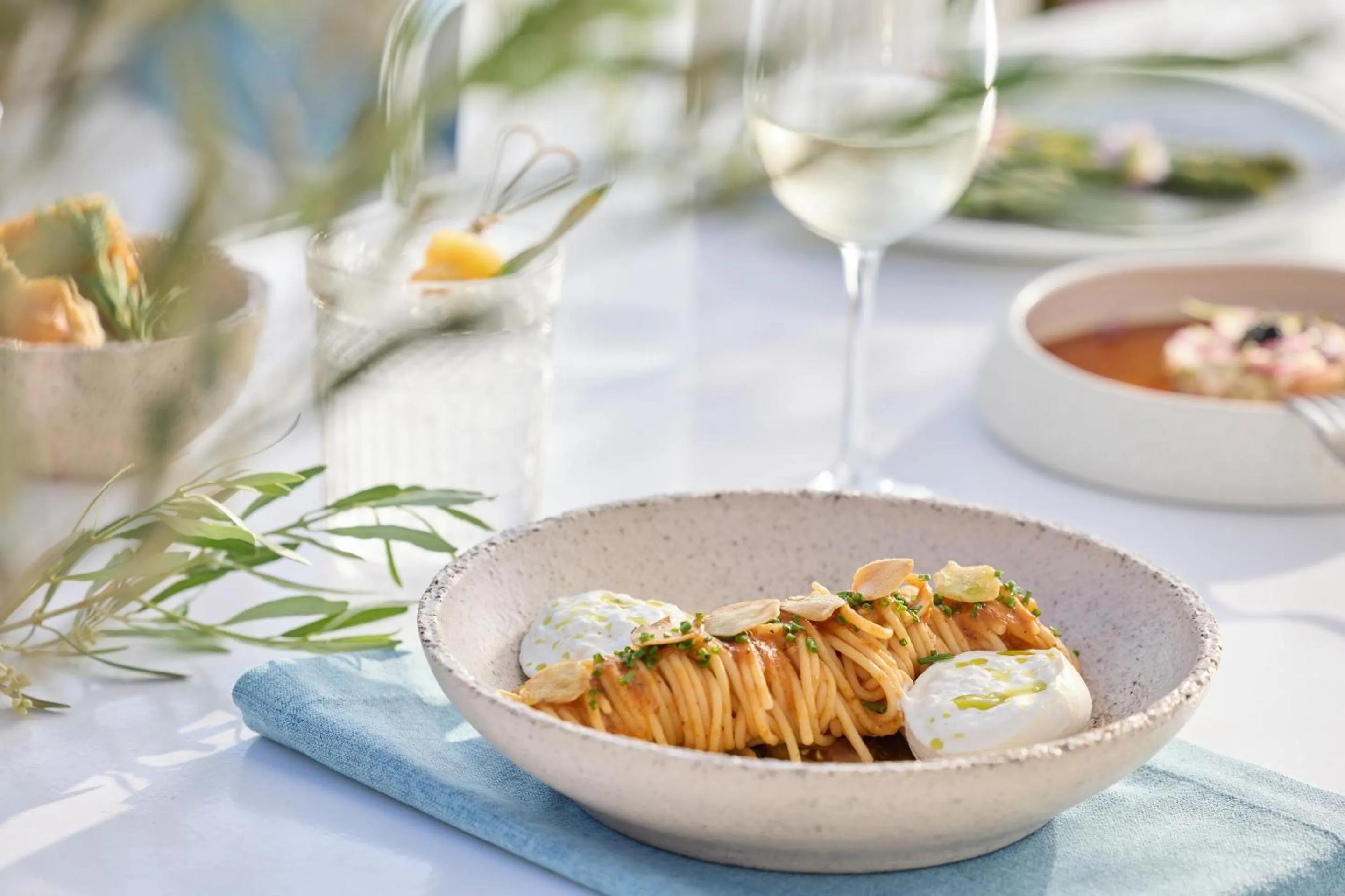 Restaurant/places to eat in Sani Beach