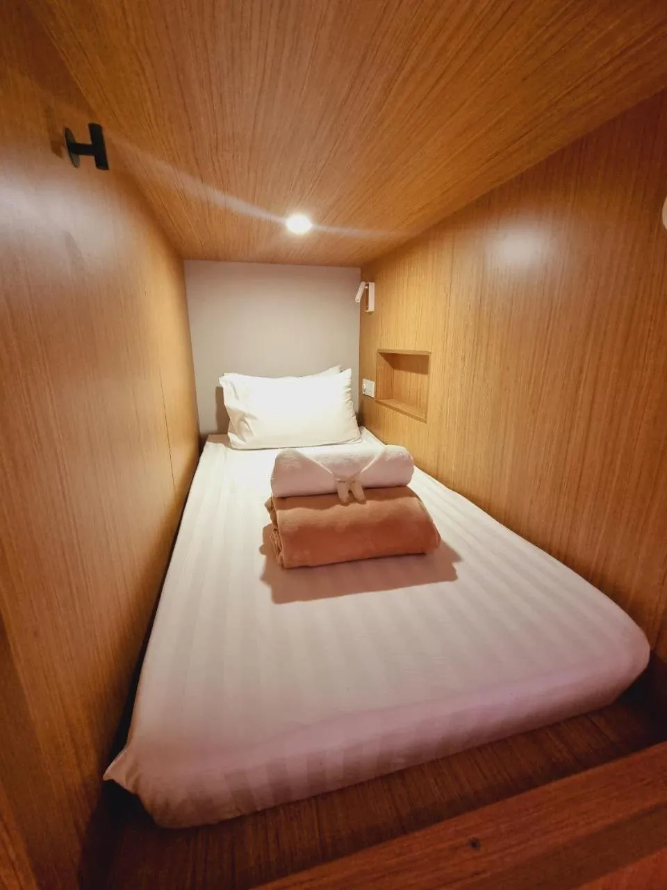 Bed in Moonstar Cebu Capsule Hotel