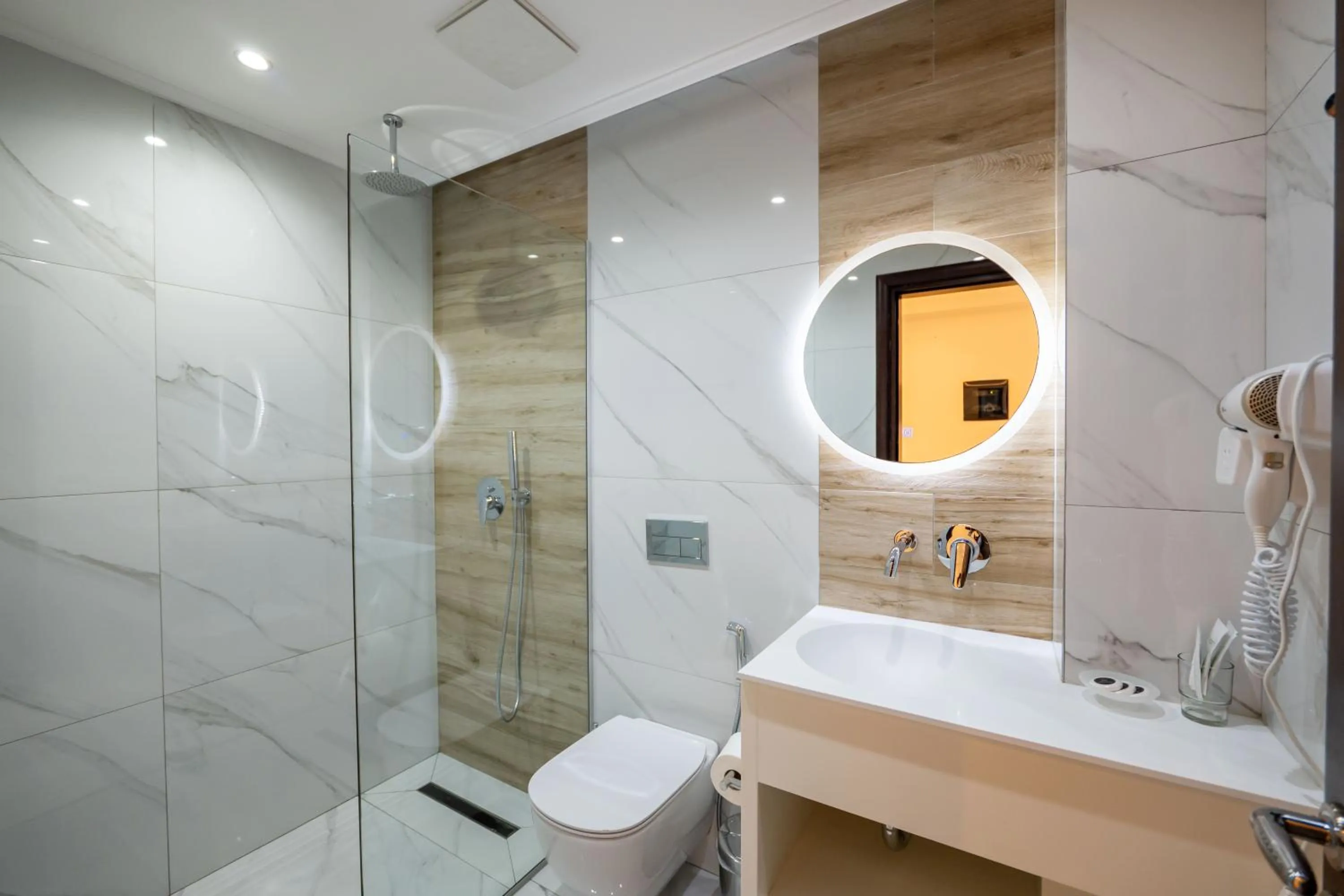 Shower in Heksamil Hotel