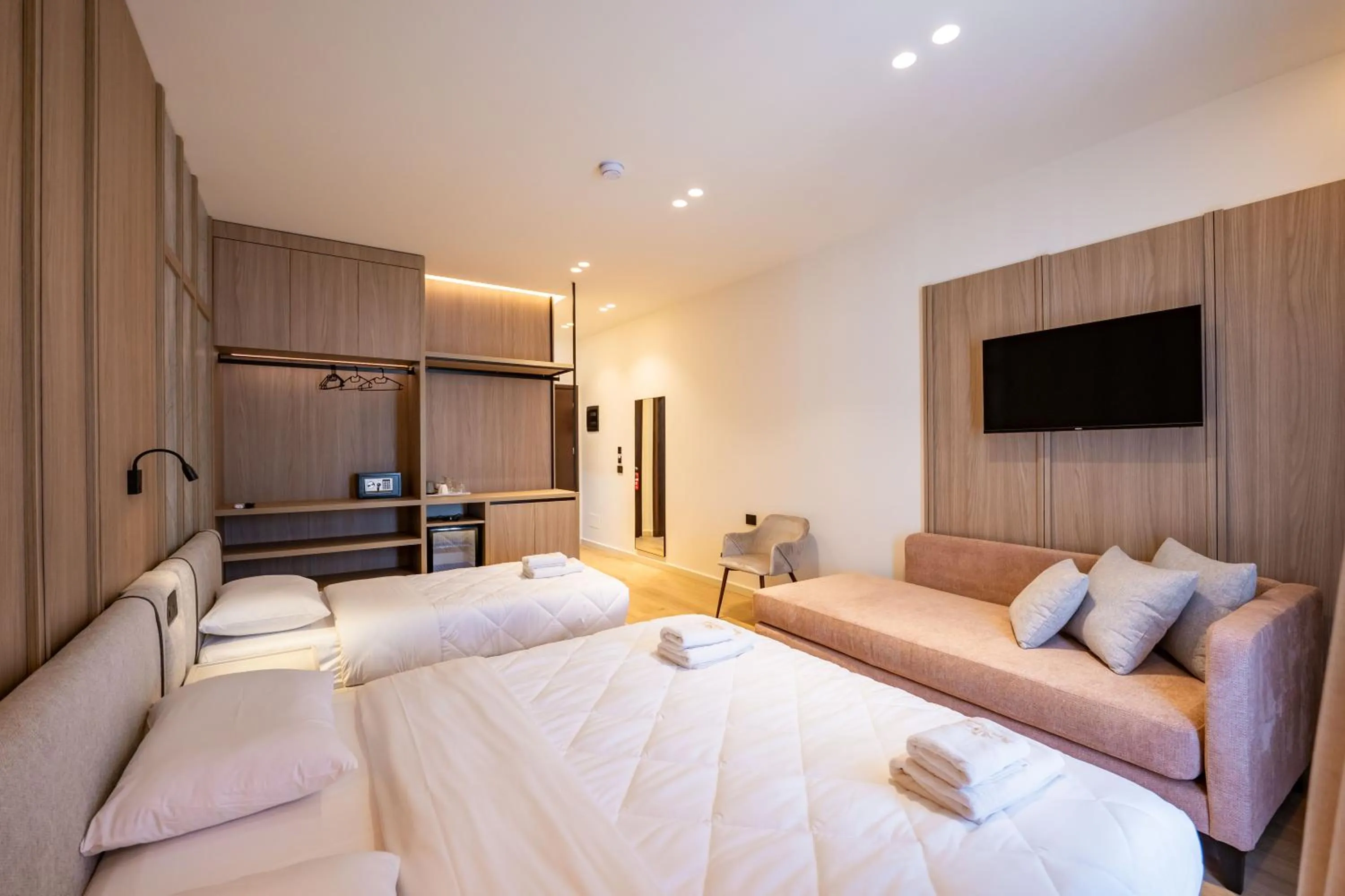 Photo of the whole room, Bed in Heksamil Hotel