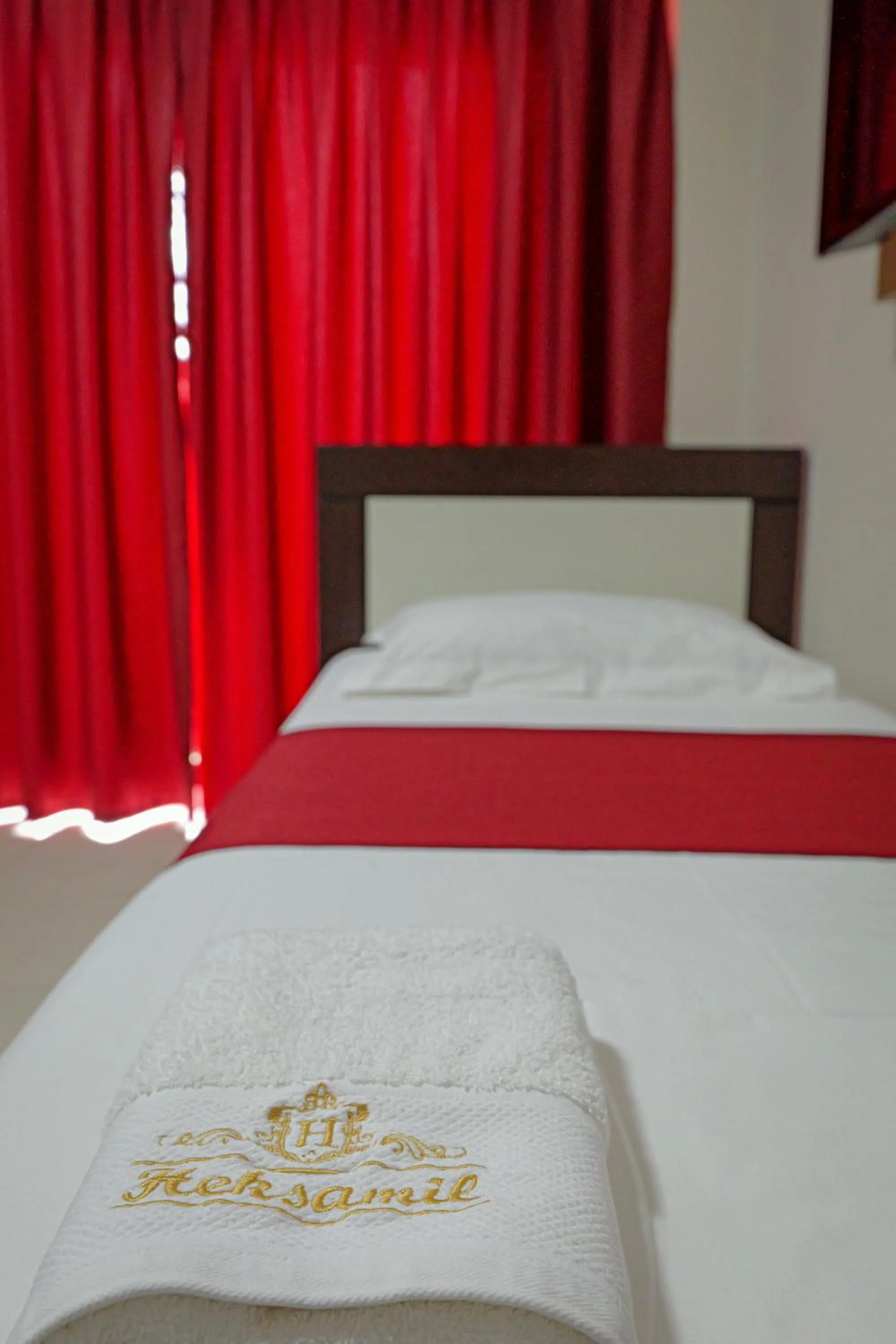 Bed in Heksamil Hotel