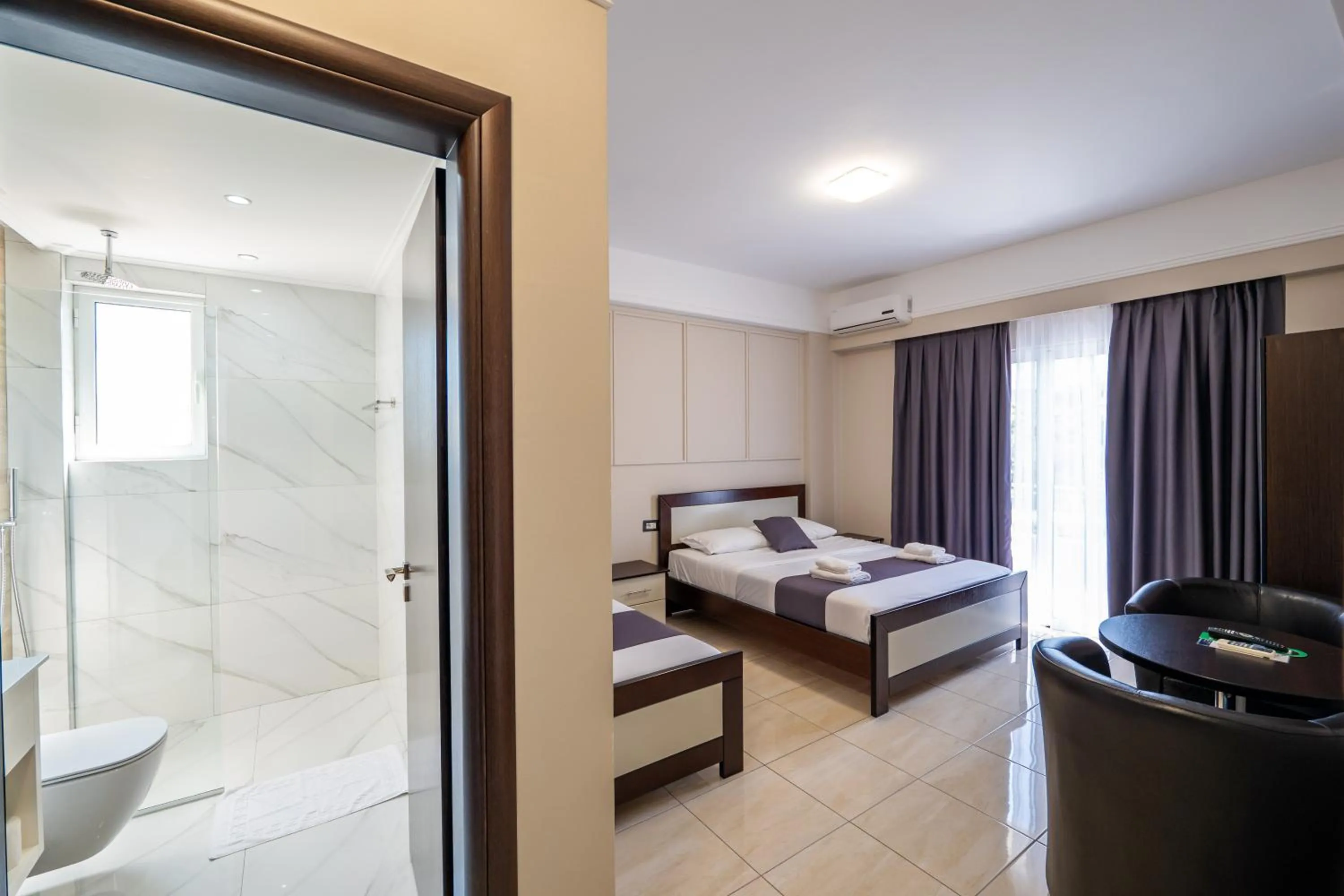 Photo of the whole room, Bed in Heksamil Hotel