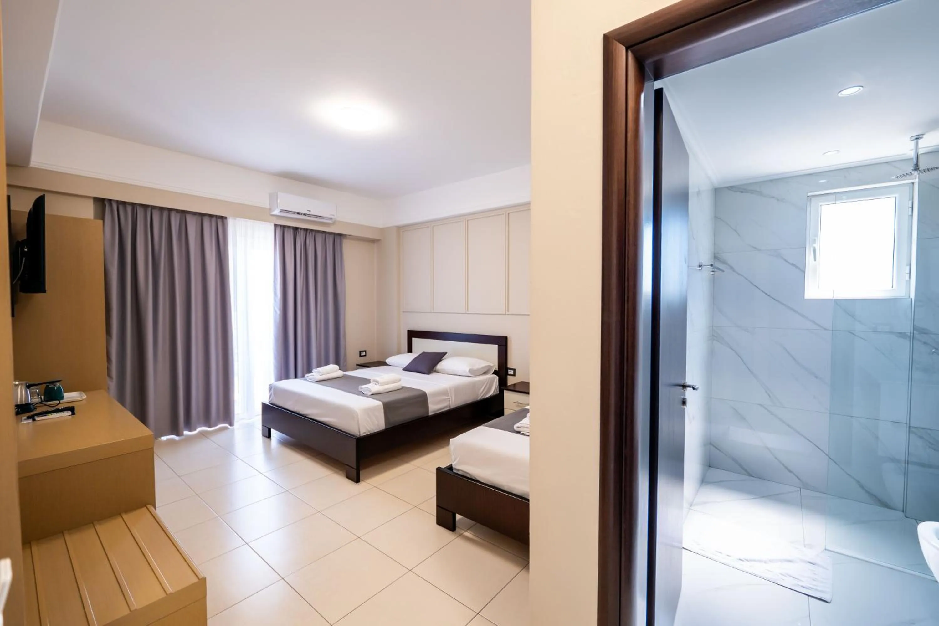 Photo of the whole room, Bed in Heksamil Hotel