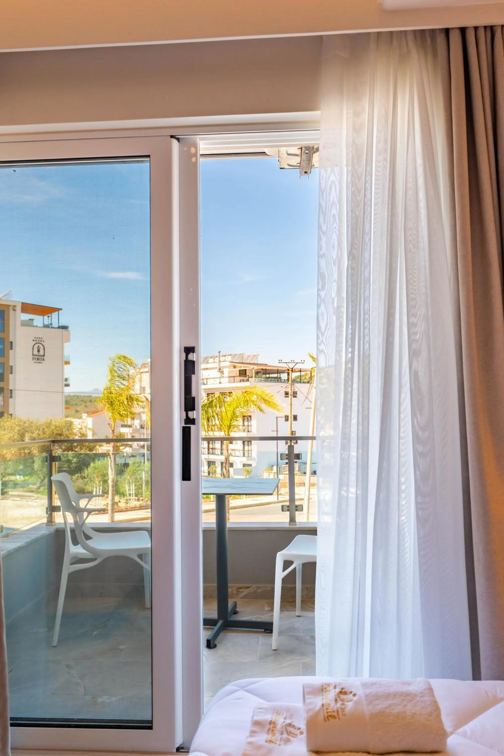 Day, Bed in Heksamil Hotel