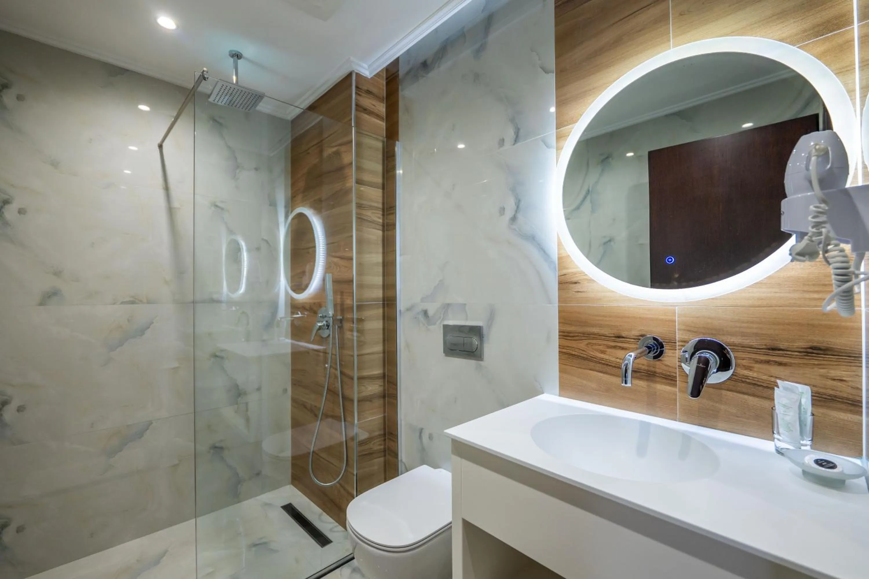 Bathroom in Heksamil Hotel