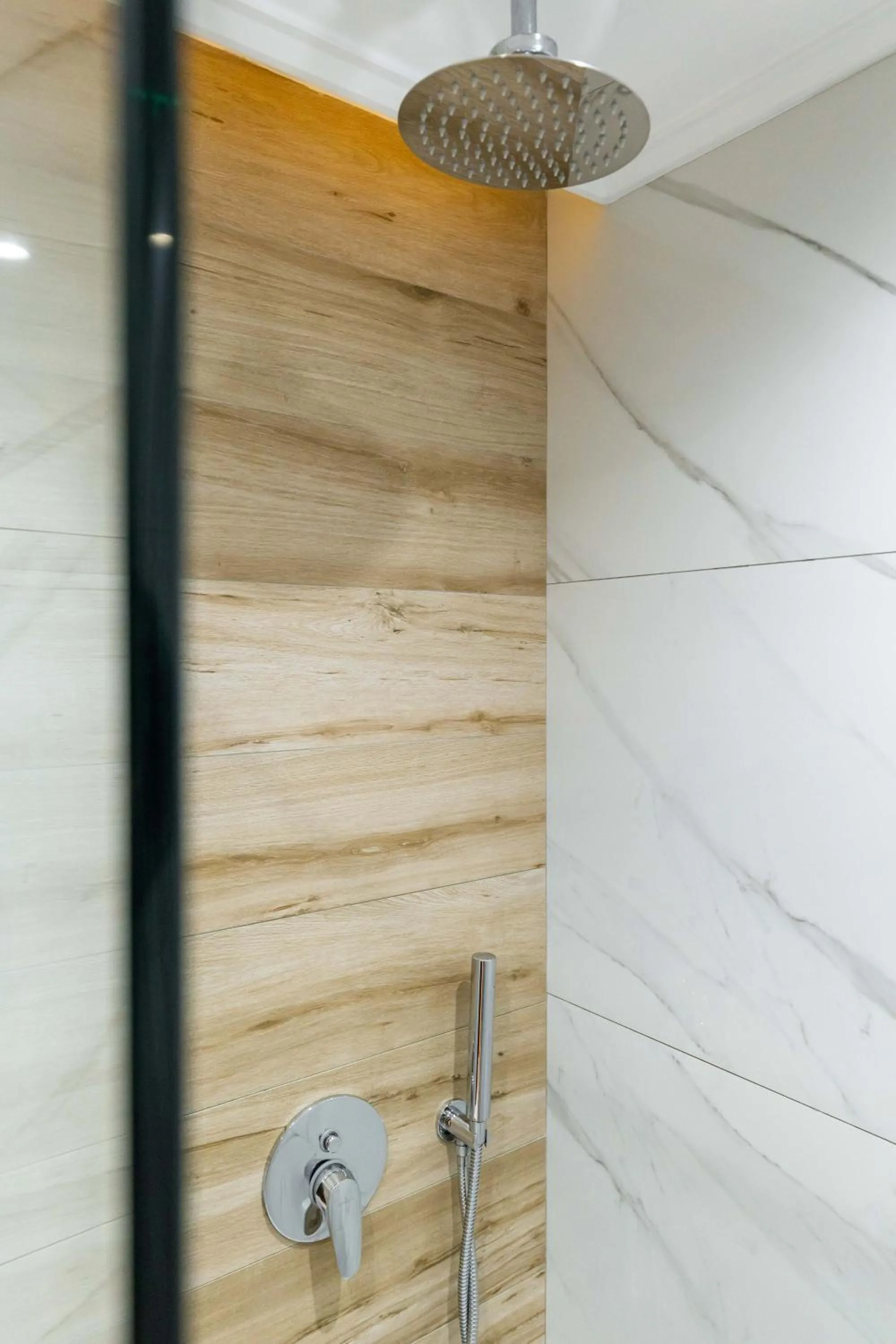 Shower in Heksamil Hotel