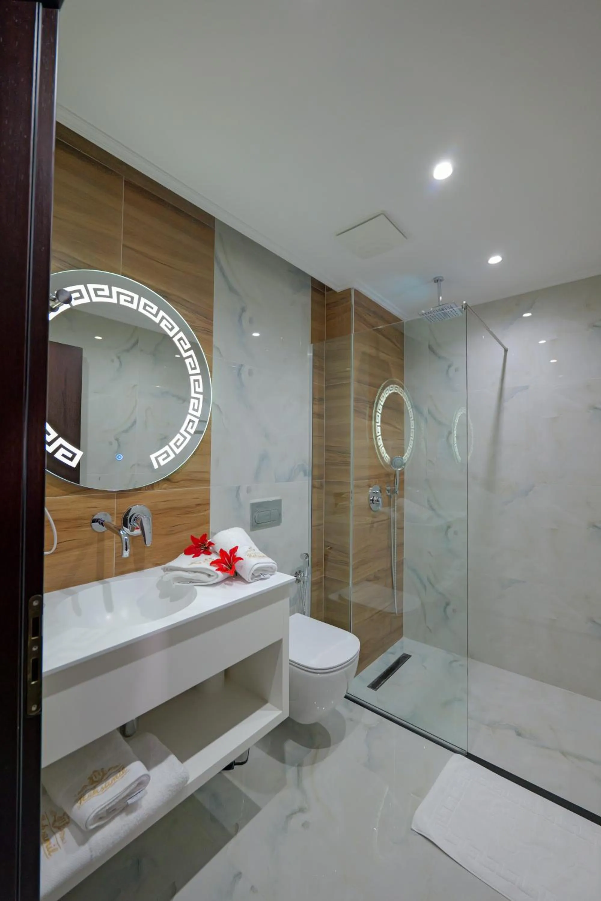 Shower in Heksamil Hotel