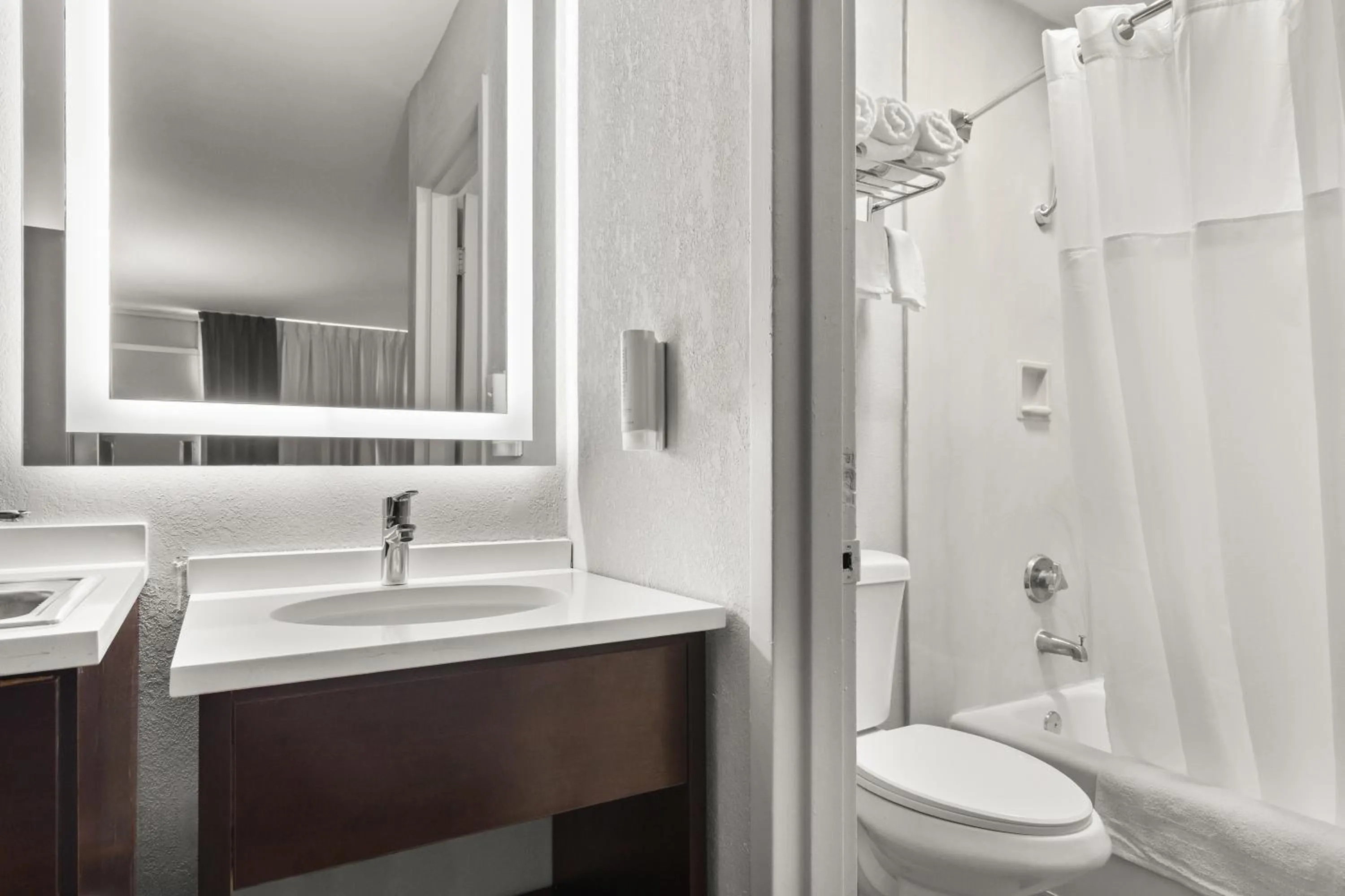 Bathroom in Suburban Studios