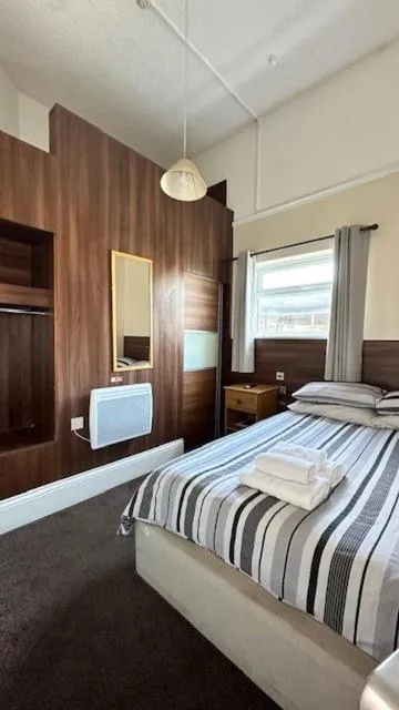 Bed in Shanahans B&B with Sports Bar