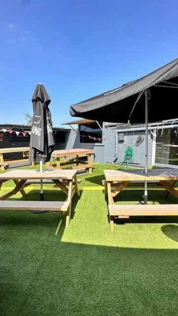 Shanahans B&B with Sports Bar