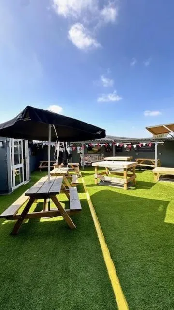 Shanahans B&B with Sports Bar