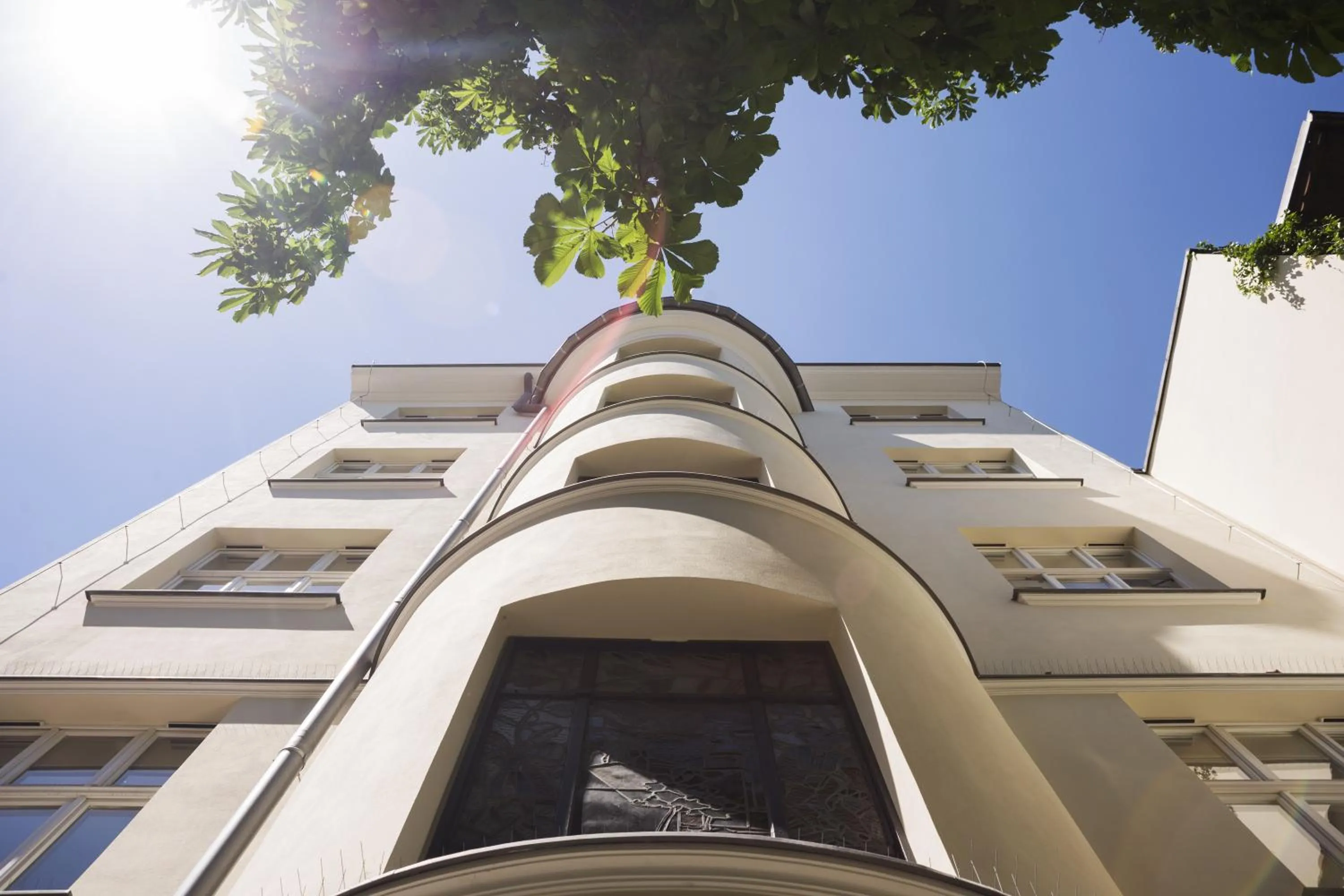 Facade/entrance in Too-Good Apartments