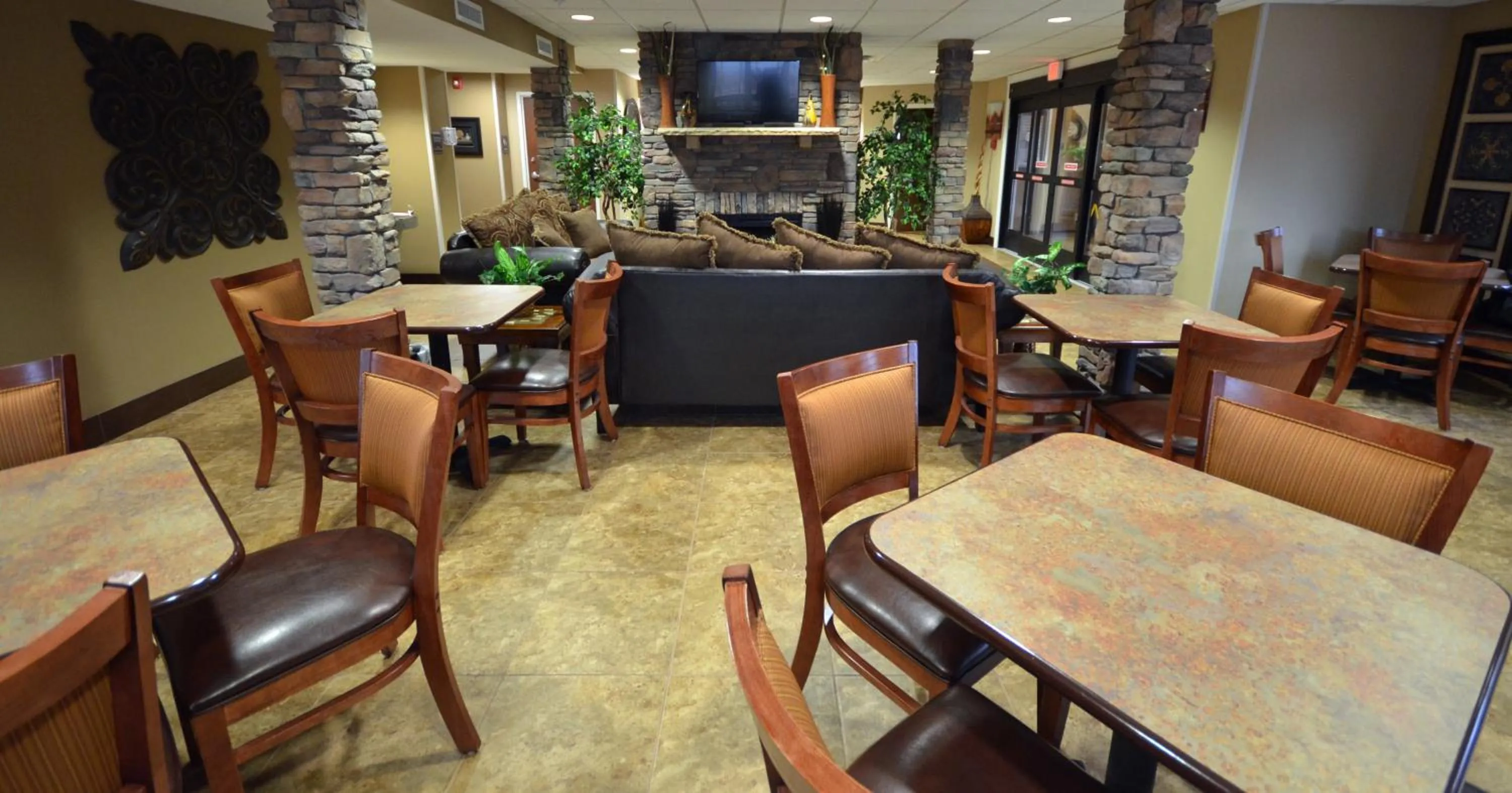 Restaurant/places to eat in Stonebrook Lodge