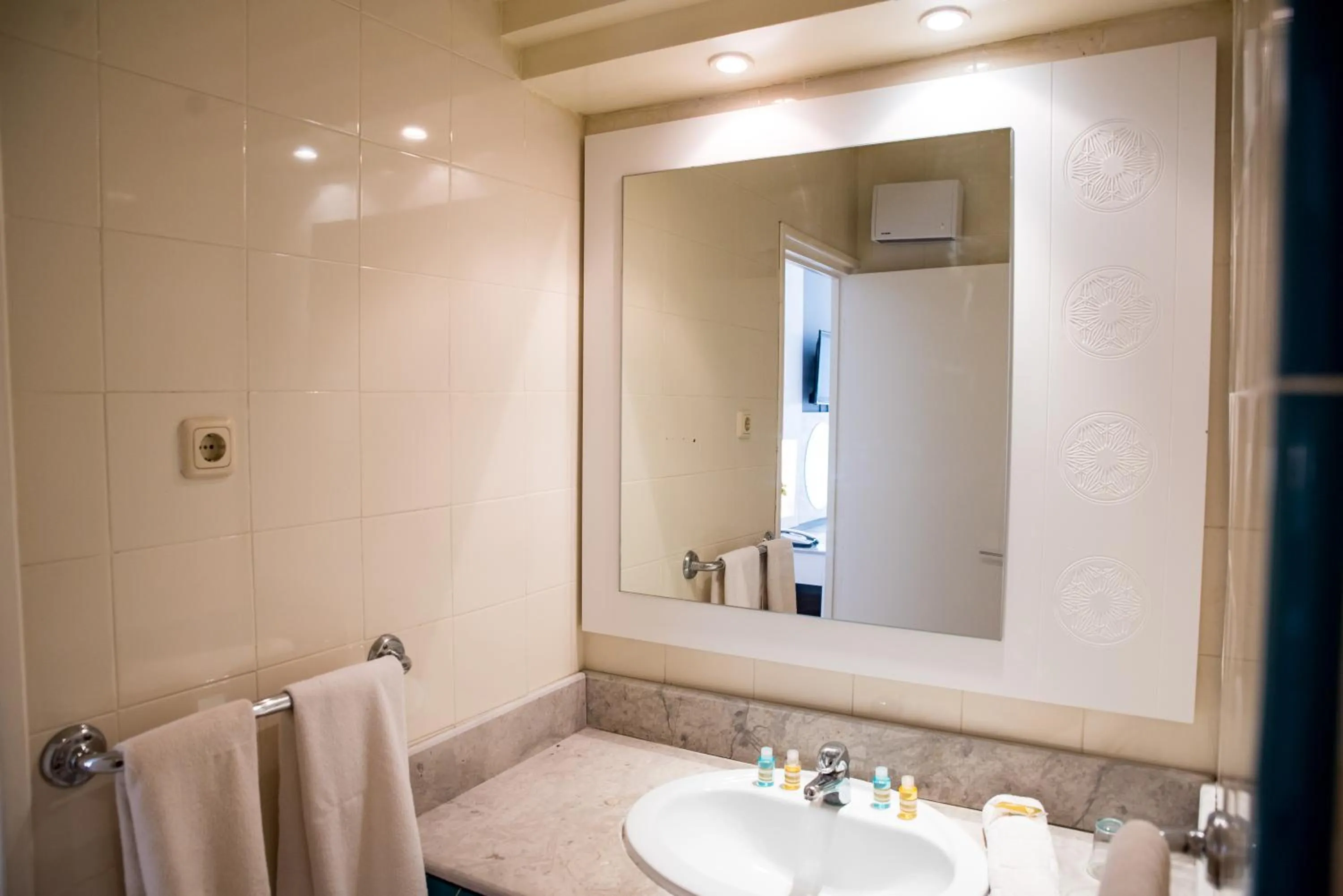 Shower in Shems Holiday Village & Aquapark