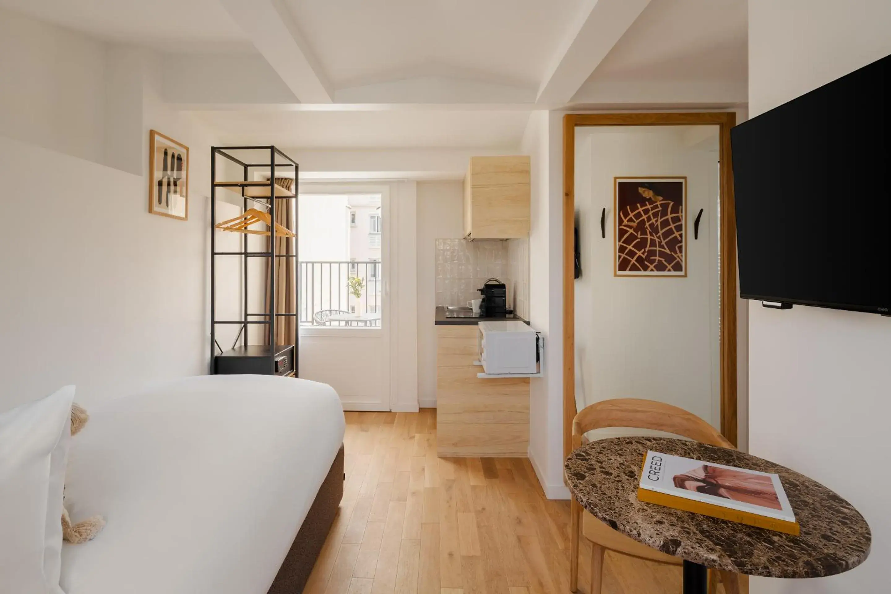 Single Room with Balcony in Quintinie Hotel 15th Arrondissement, Sonder by Marriott Bonvoy Single Room with Balcony in Quintinie Hotel 15th Arrondissement, Sonder by Marriott Bonvoy