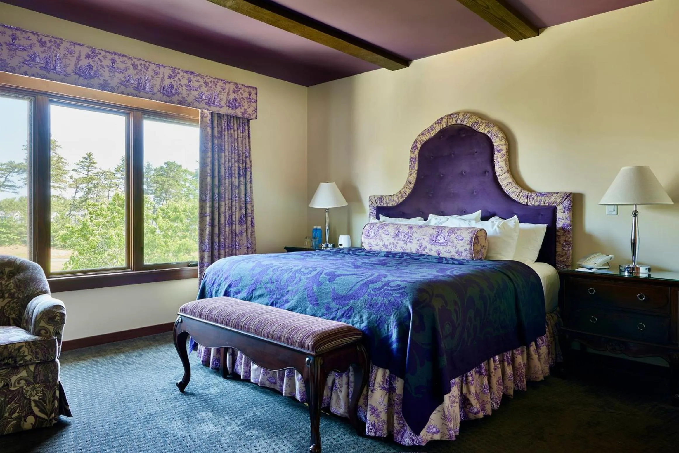 Bed in Mirbeau Inn & Spa - Plymouth